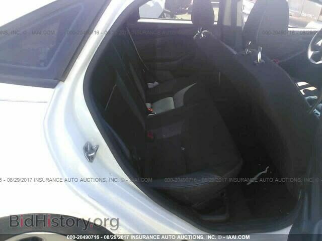 2012 Ford Focus - VIN: 1FAHP3E25CL466588 - Photo 8