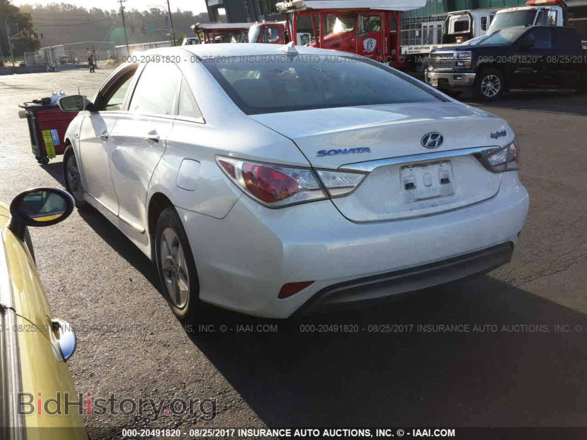 2012 Hyundai Sonata - VIN: KMHEC4A4XCA020031 - Photo 3