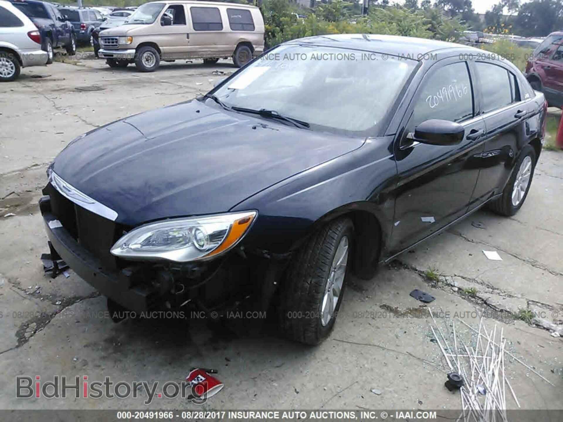 2012 Chrysler 200 - VIN: 1C3CCBBG5CN236939 - Фото 2