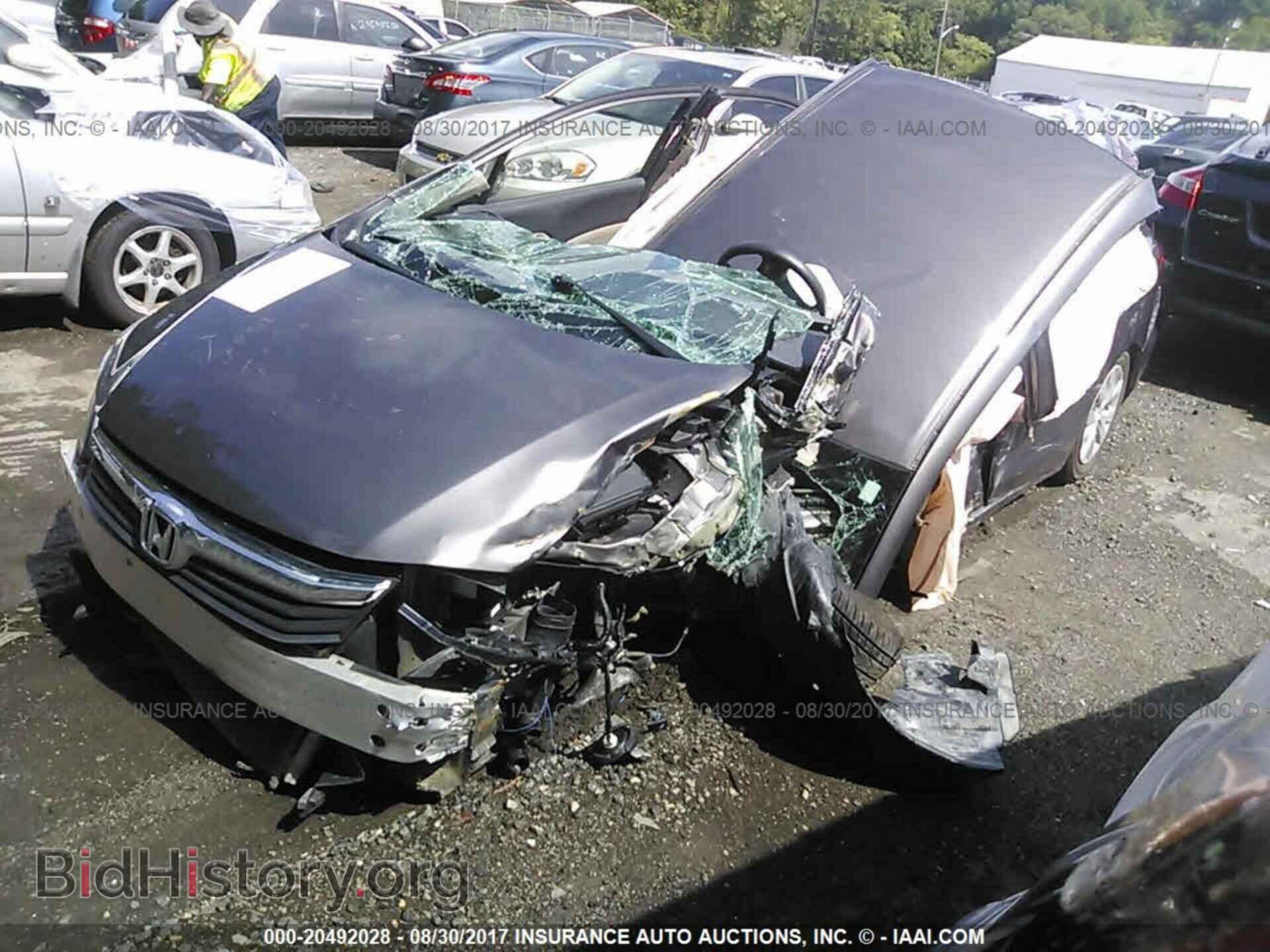 2012 Honda Civic - VIN: 19XFB2F59CE348586 - Photo 2