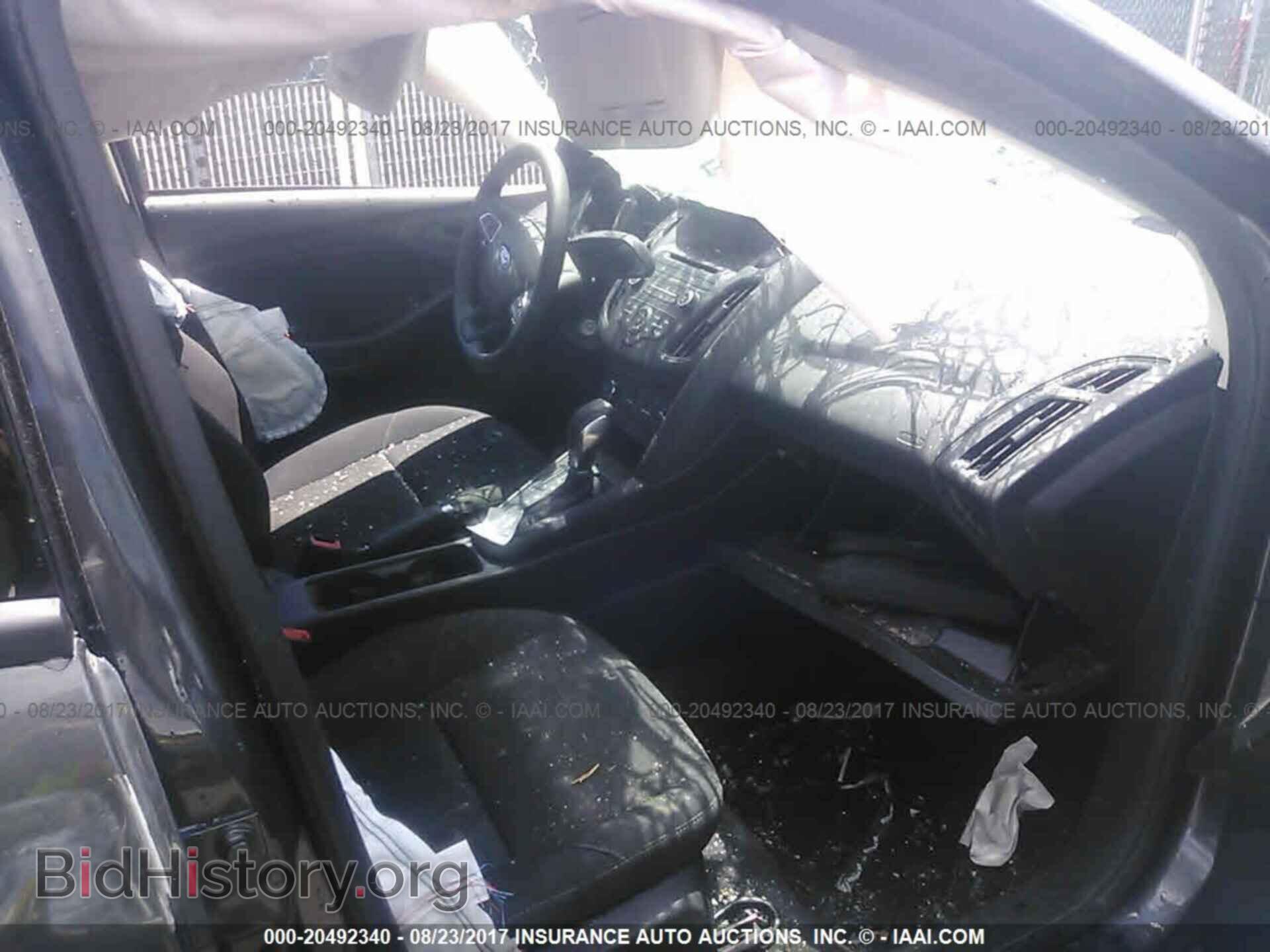 2016 Ford Focus - VIN: 1FADP3E29GL390118 - Photo 5