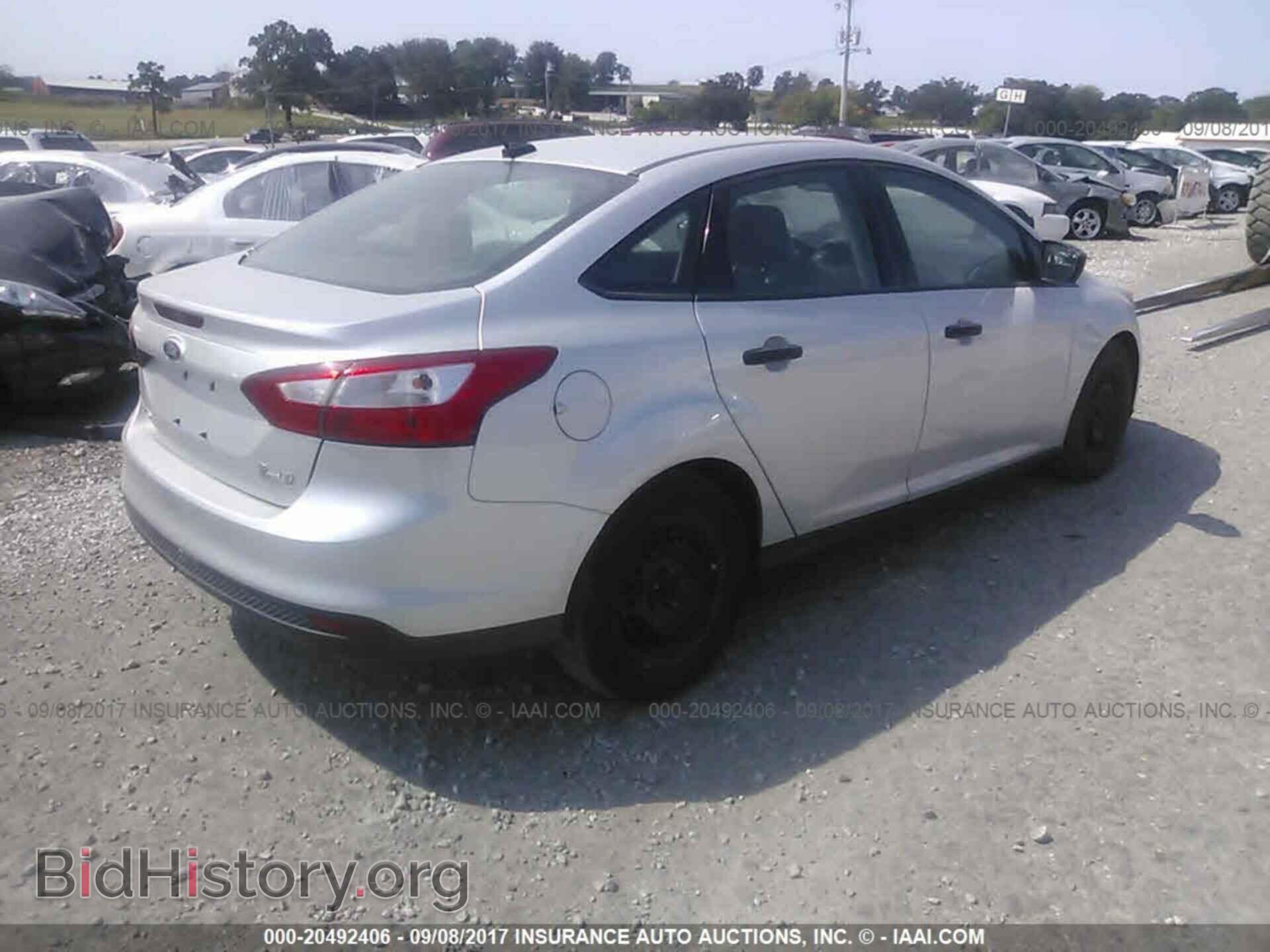 2012 Ford Focus - VIN: 1FAHP3E2XCL298334 - Photo 4