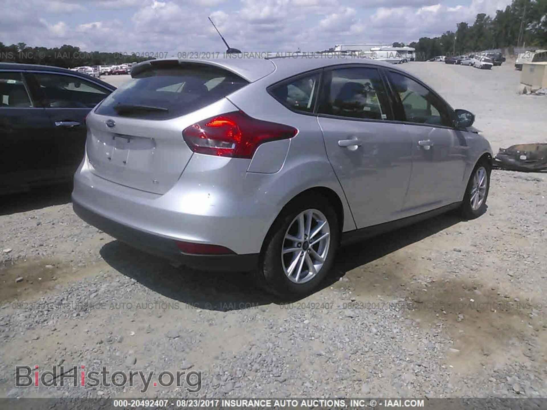 2017 Ford Focus - VIN: 1FADP3K27HL247271 - Photo 4
