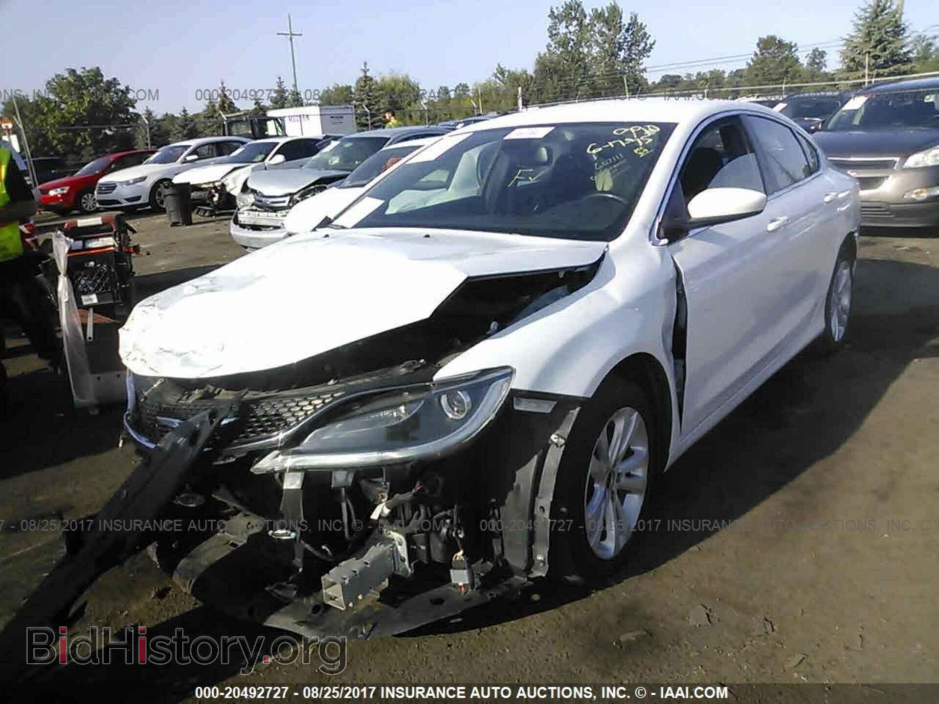 2015 Chrysler 200 - VIN: 1C3CCCABXFN607111 - Фото 2