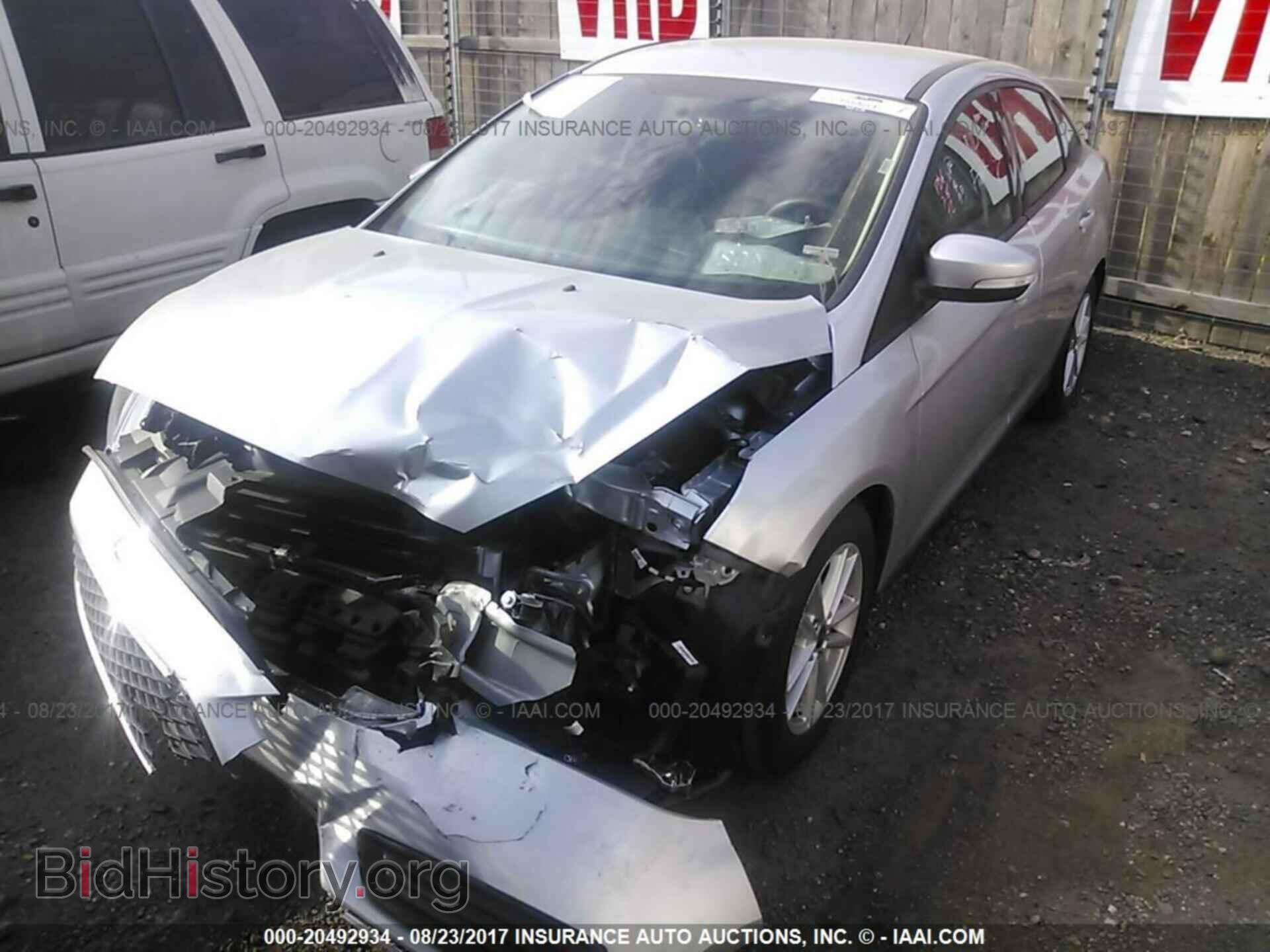 2017 Ford Focus - VIN: 1FADP3F27HL247653 - Photo 2