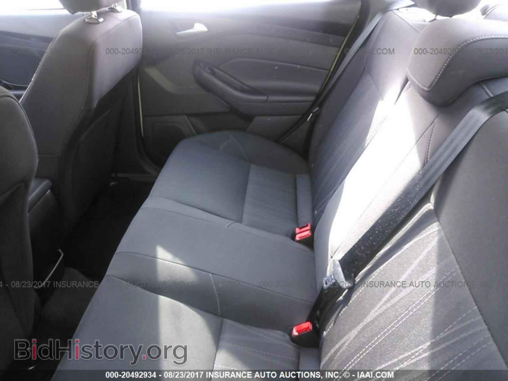 2017 Ford Focus - VIN: 1FADP3F27HL247653 - Photo 8