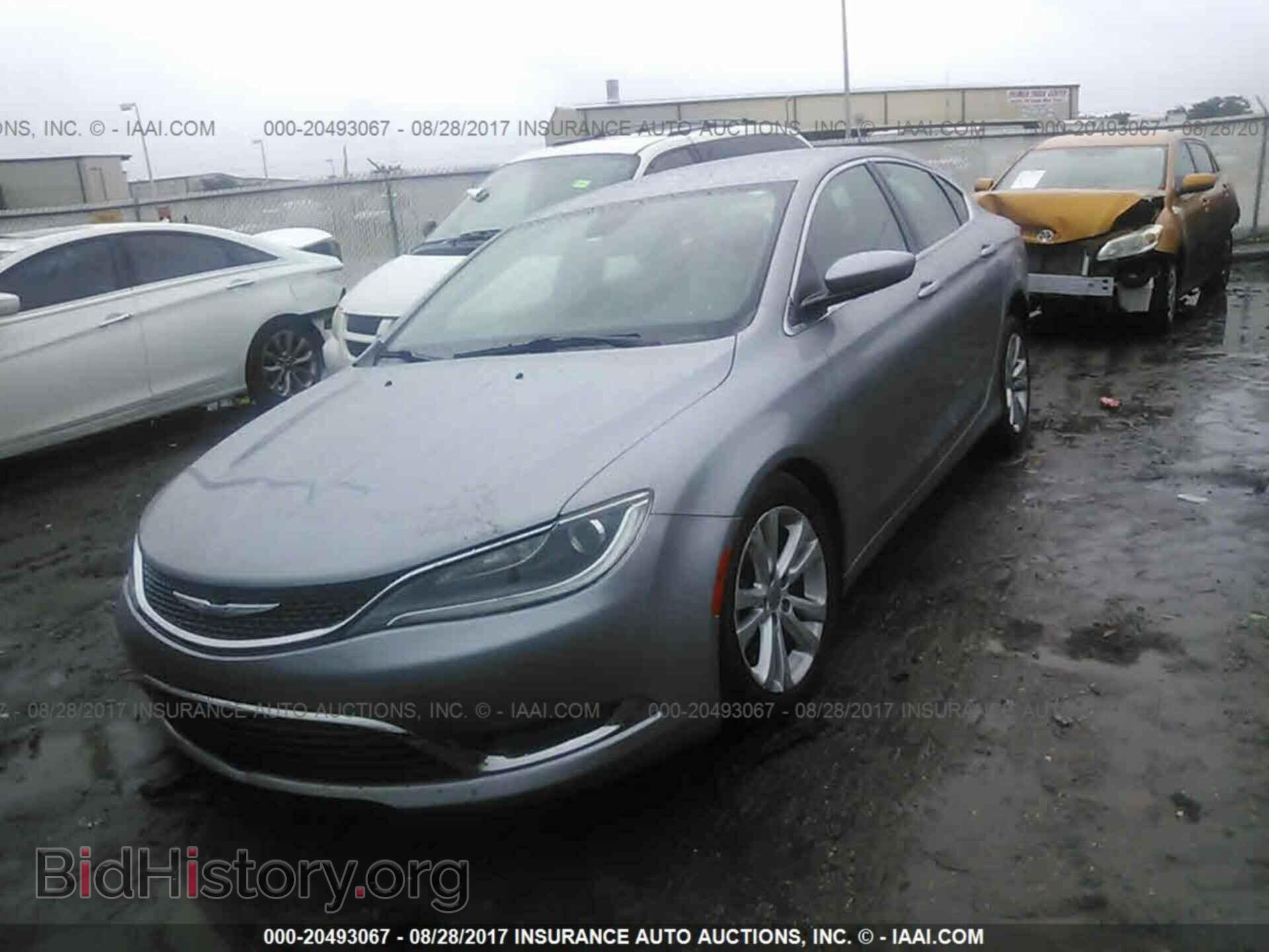 2015 Chrysler 200 - VIN: 1C3CCCAB6FN617389 - Photo 2
