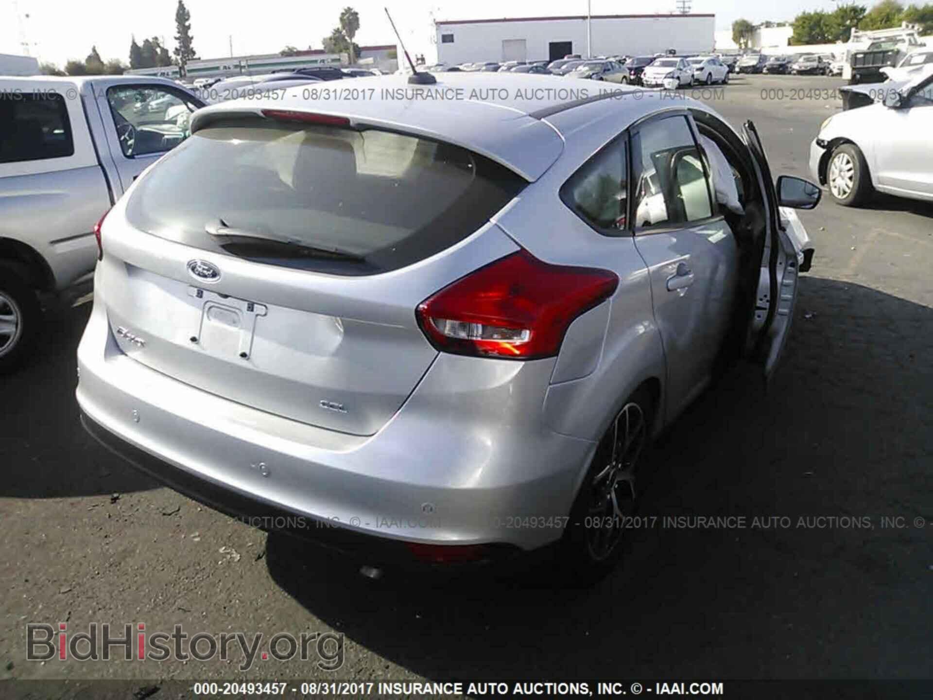 2017 Ford Focus - VIN: 1FADP3M25HL235911 - Photo 4