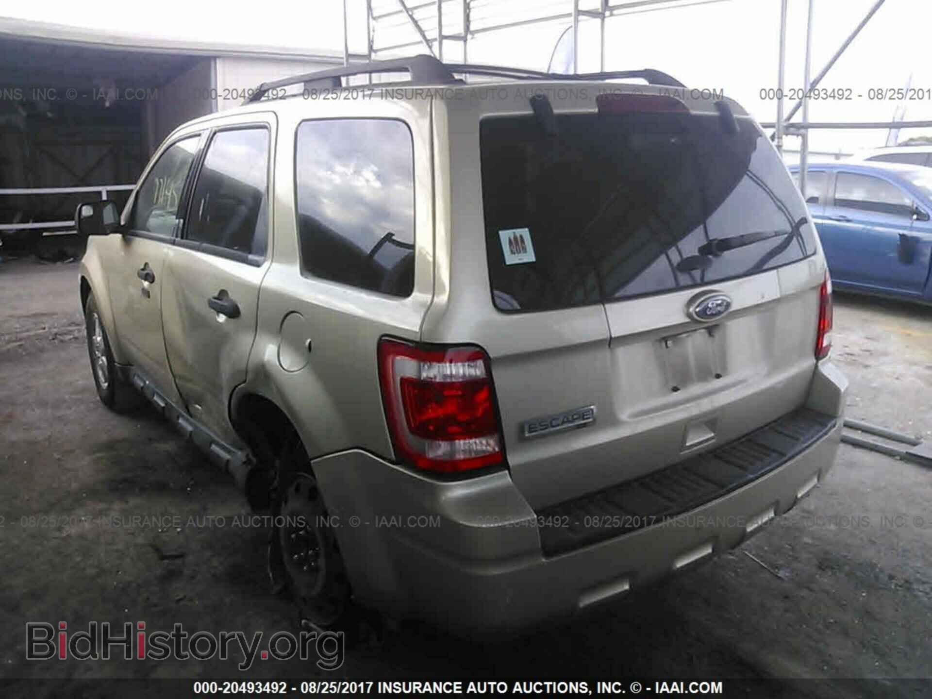 2011 Ford Escape - VIN: 1FMCU0D72BKB18840 - Photo 3