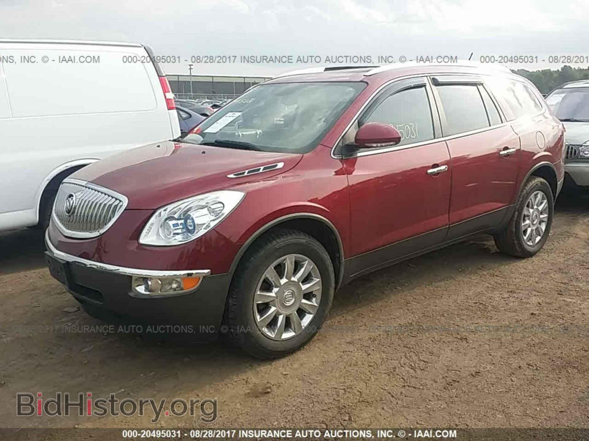 2011 Buick Enclave - VIN: 5GAKRBED4BJ188414 - Фото 2