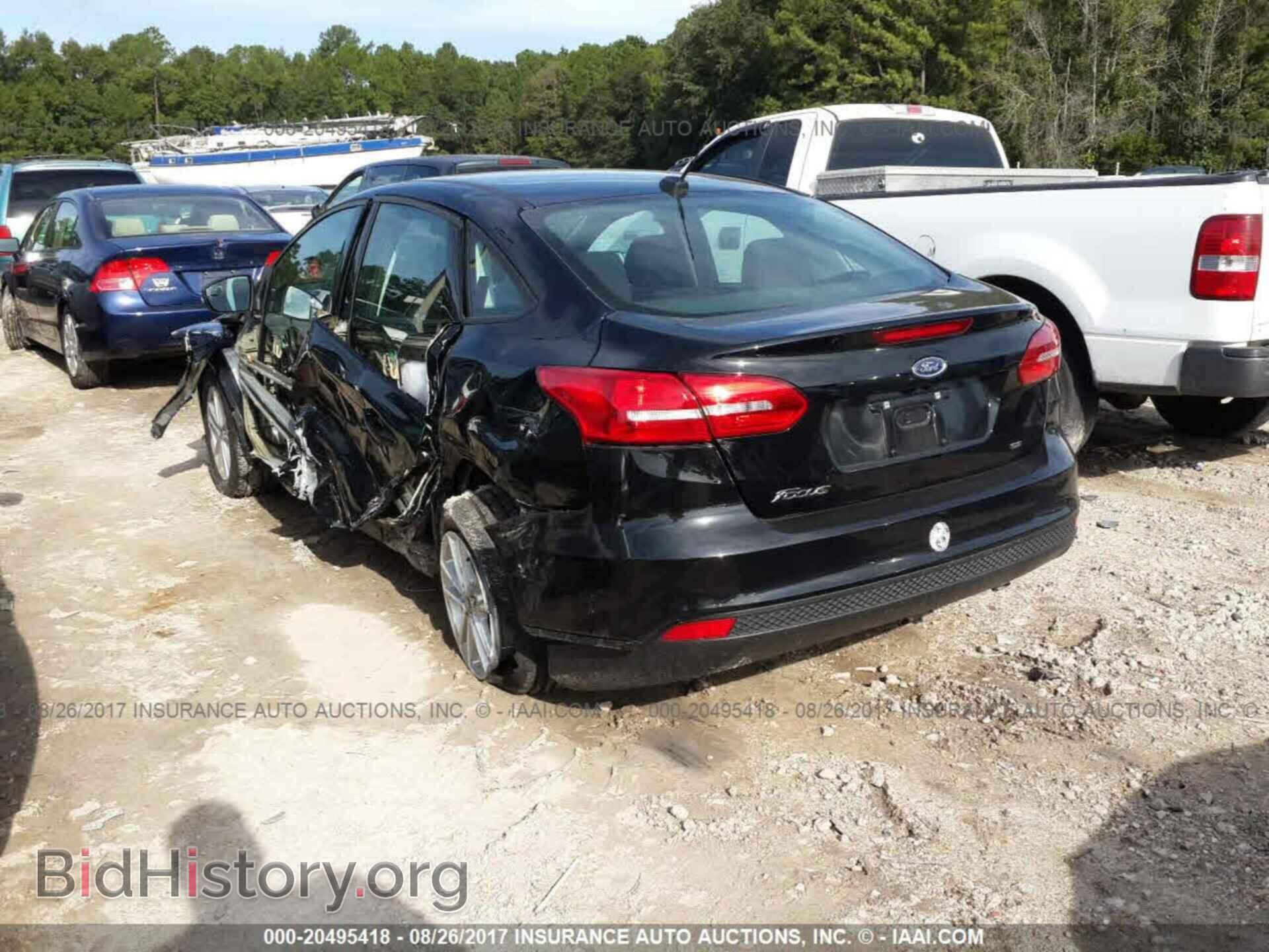 2017 Ford Focus - VIN: 1FADP3F26HL208486 - Photo 3