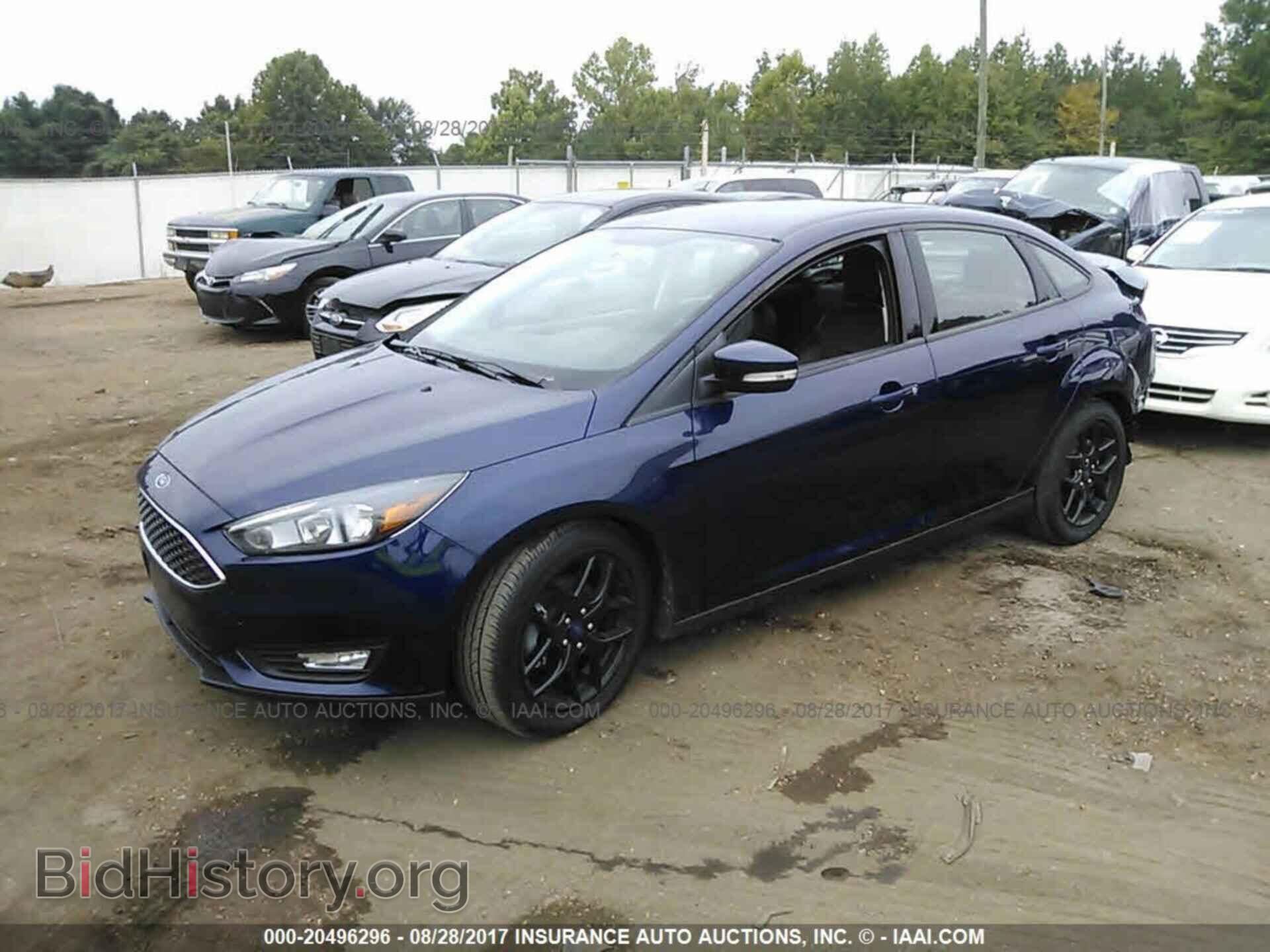 2016 Ford Focus - VIN: 1FADP3F25GL328049 - Photo 2