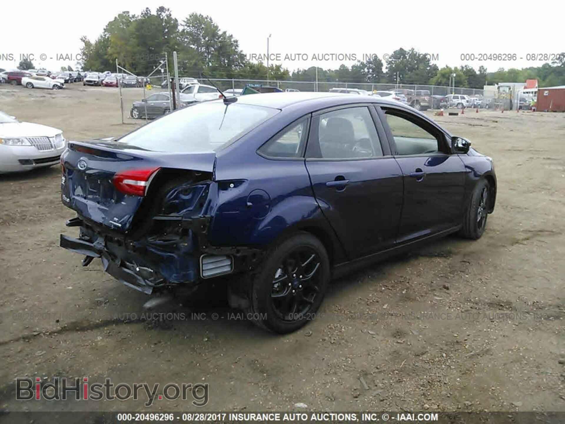 2016 Ford Focus - VIN: 1FADP3F25GL328049 - Photo 4
