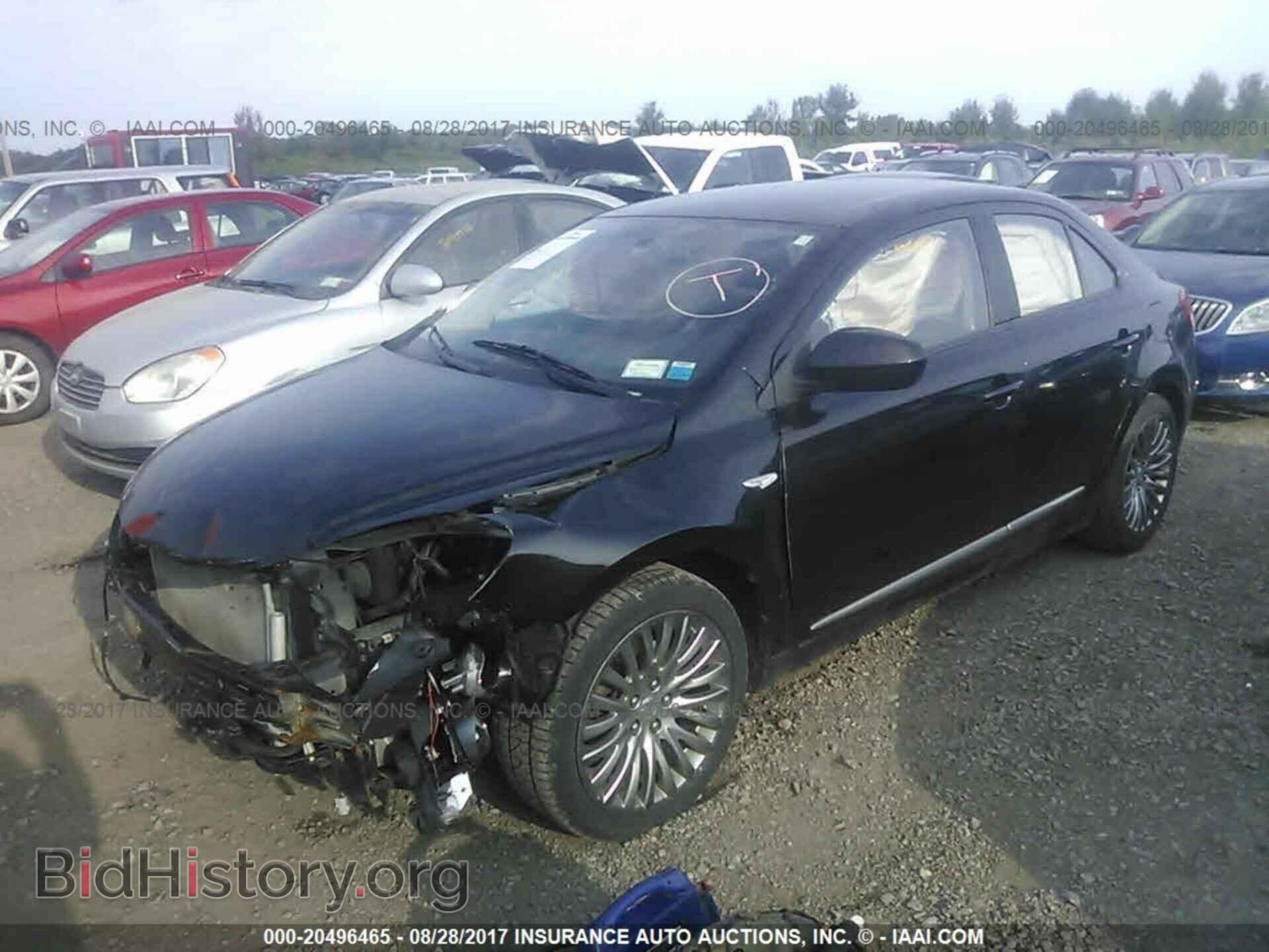 2012 Suzuki Kizashi - VIN: JS2RF9A33C6101057 - Photo 2