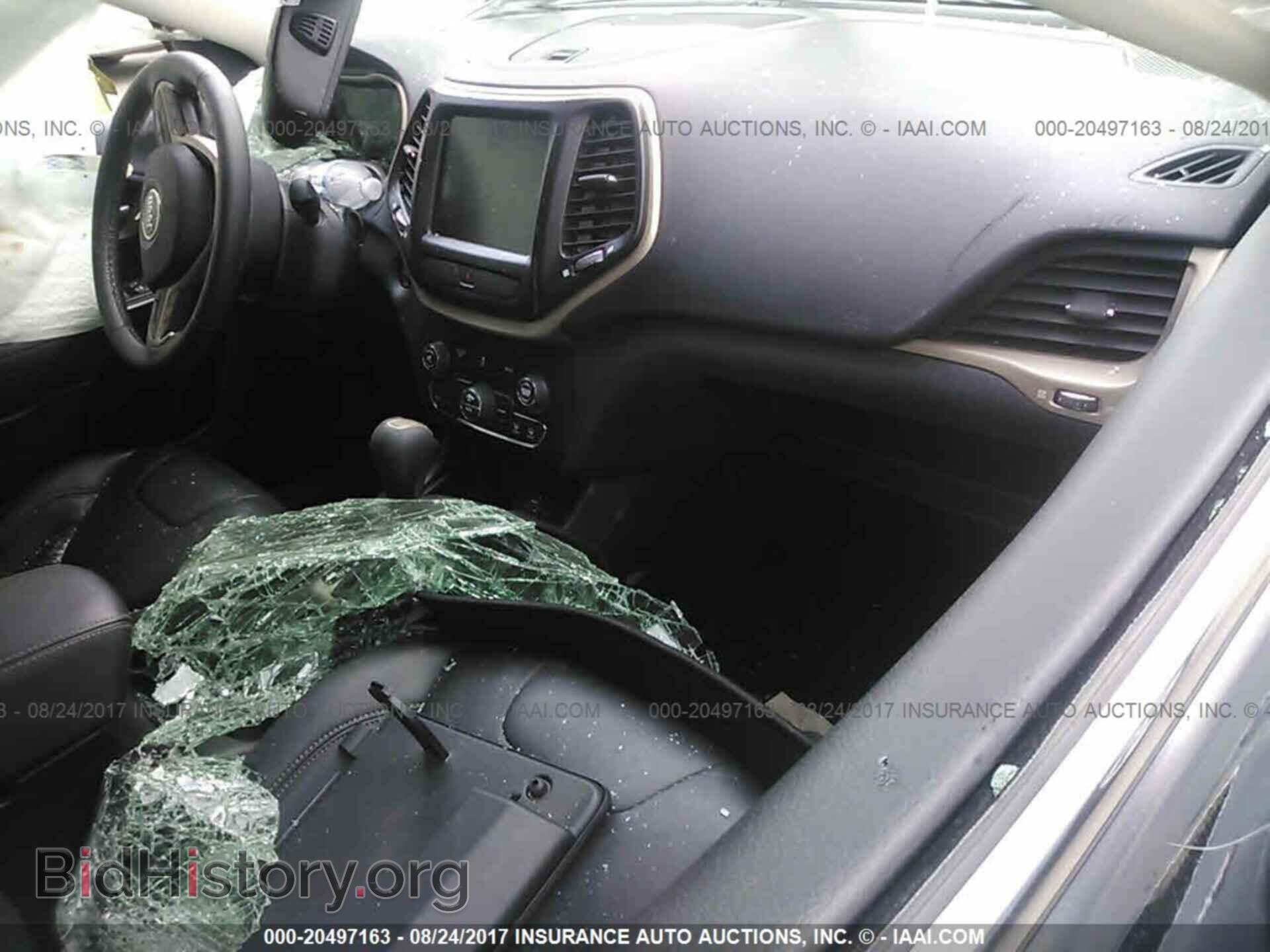 2017 Jeep Cherokee - VIN: 1C4PJLDB6HW526117 - Photo 5