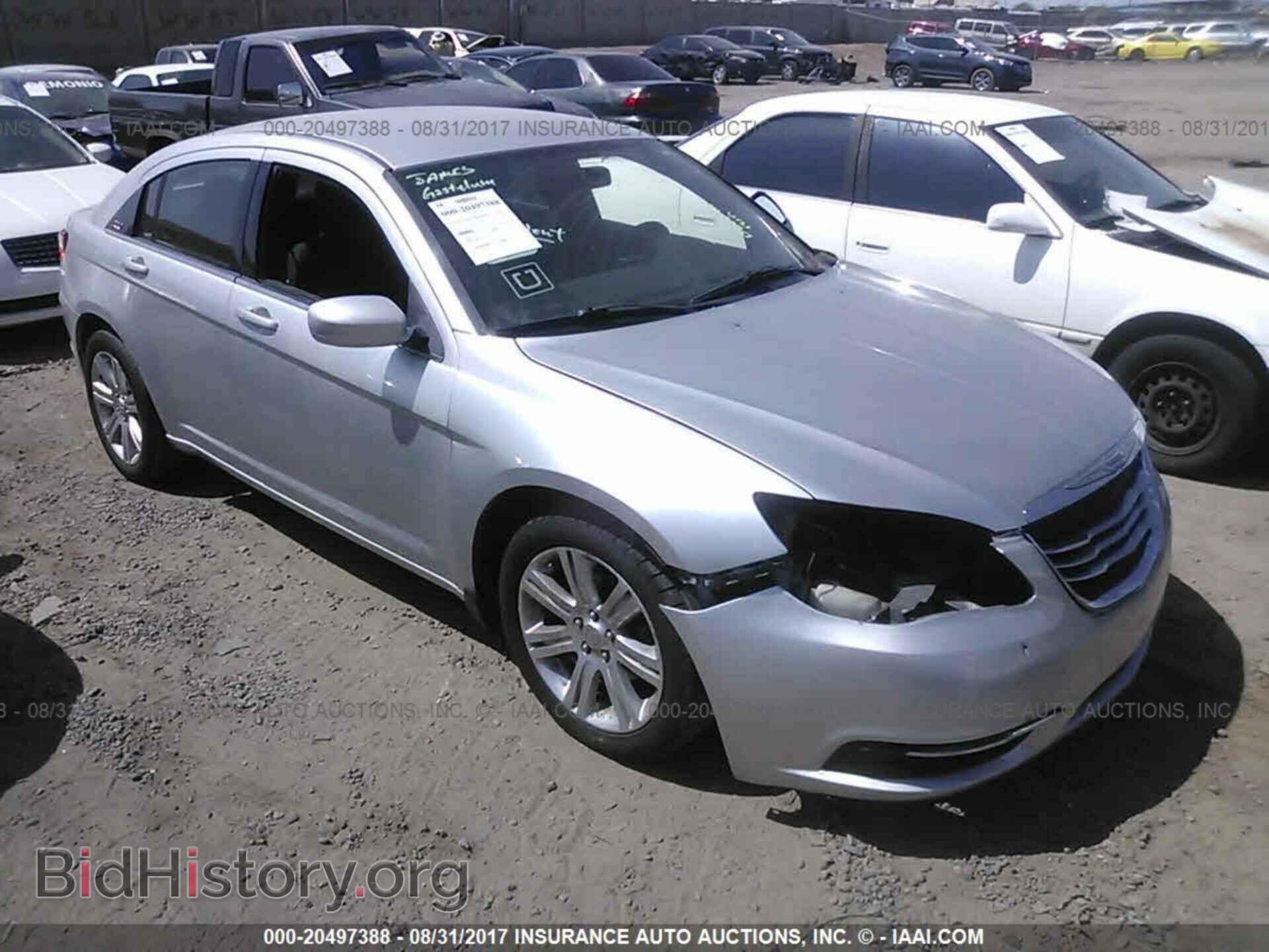 Photo 1C3BC1FBXBN568782 - Chrysler 200 2011