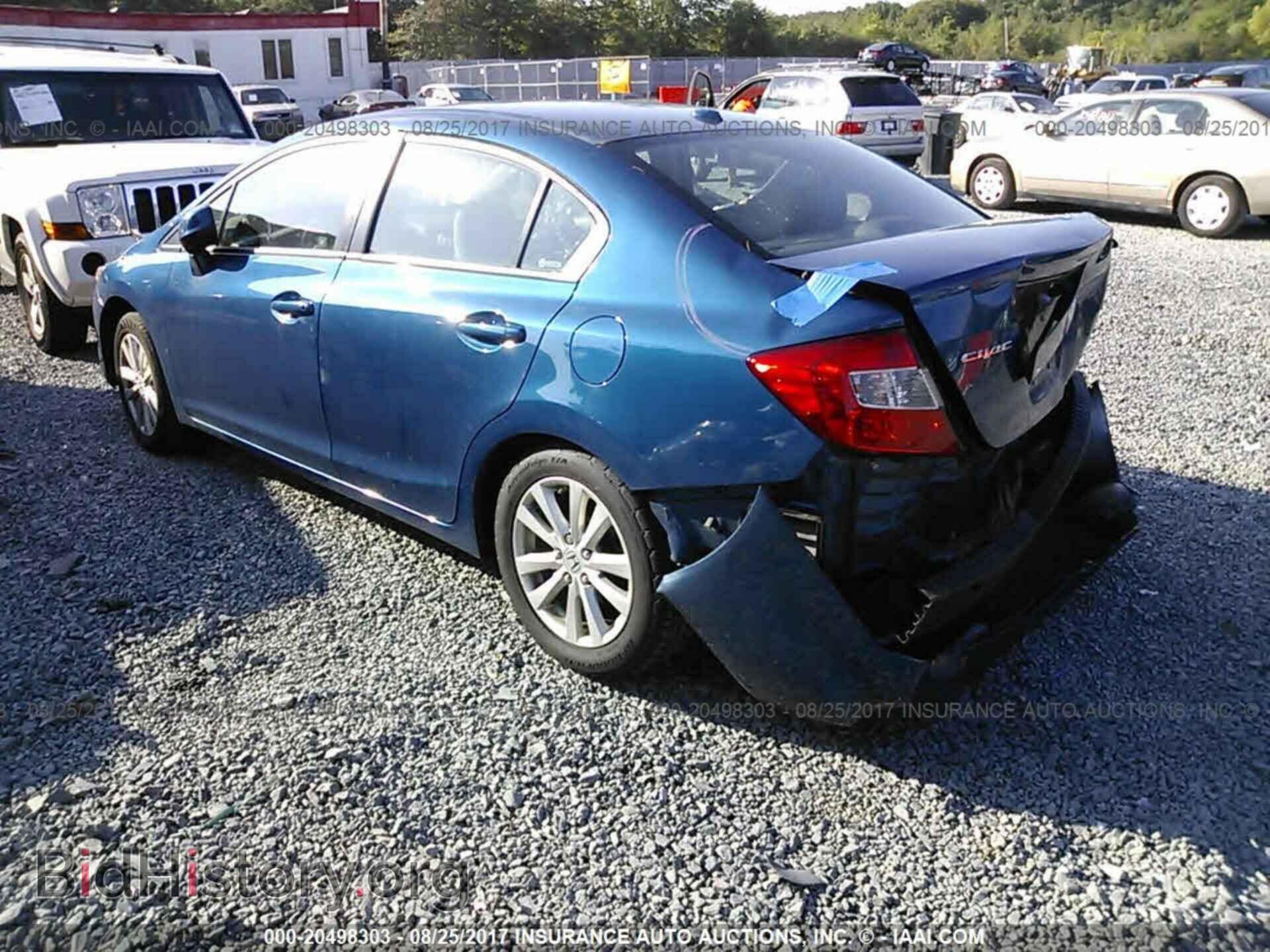 2012 Honda Civic - VIN: 19XFB2F90CE325748 - Photo 3