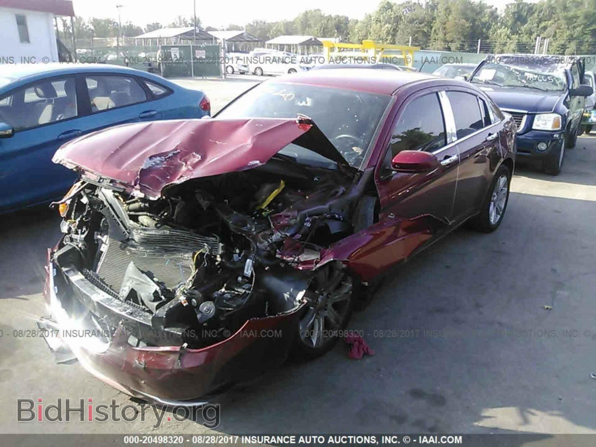 2014 Chrysler 200 - VIN: 1C3CCBBB0EN131720 - Фото 2