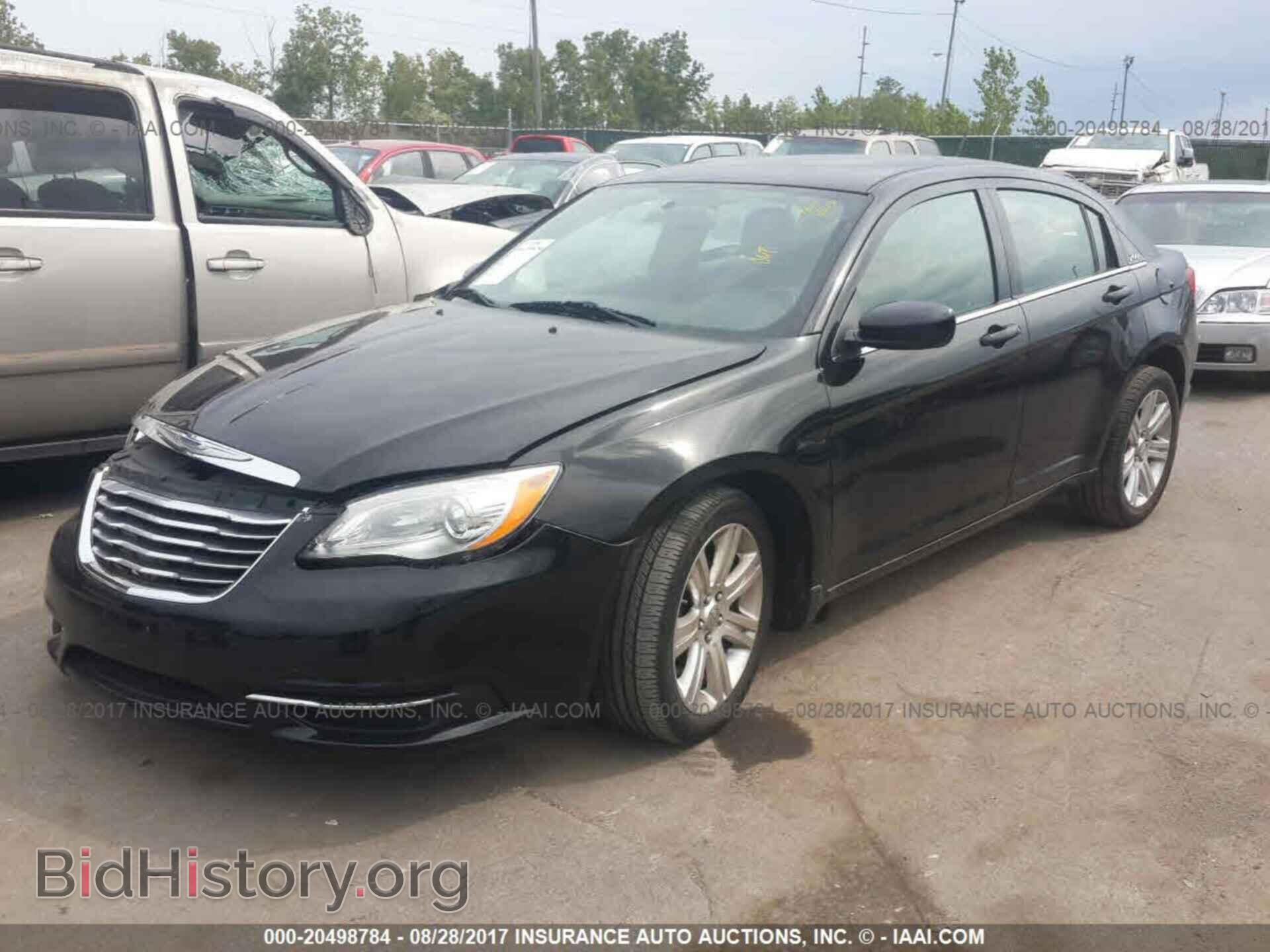 2012 Chrysler 200 - VIN: 1C3CCBBB3CN210117 - Photo 2