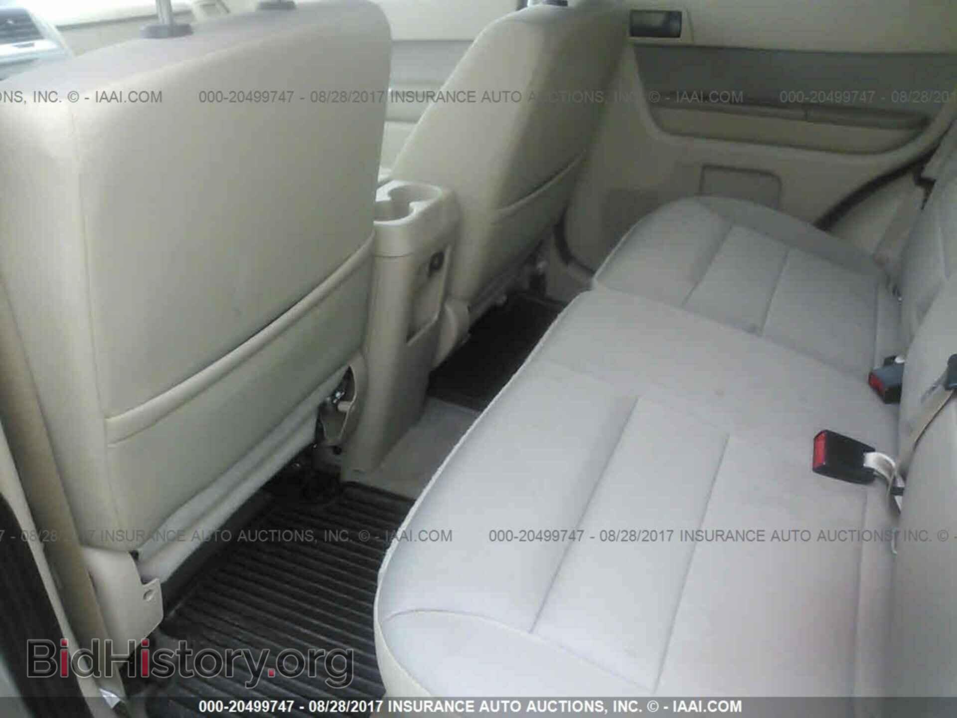 2011 Ford Escape - VIN: 1FMCU9DG6BKA22066 - Photo 8