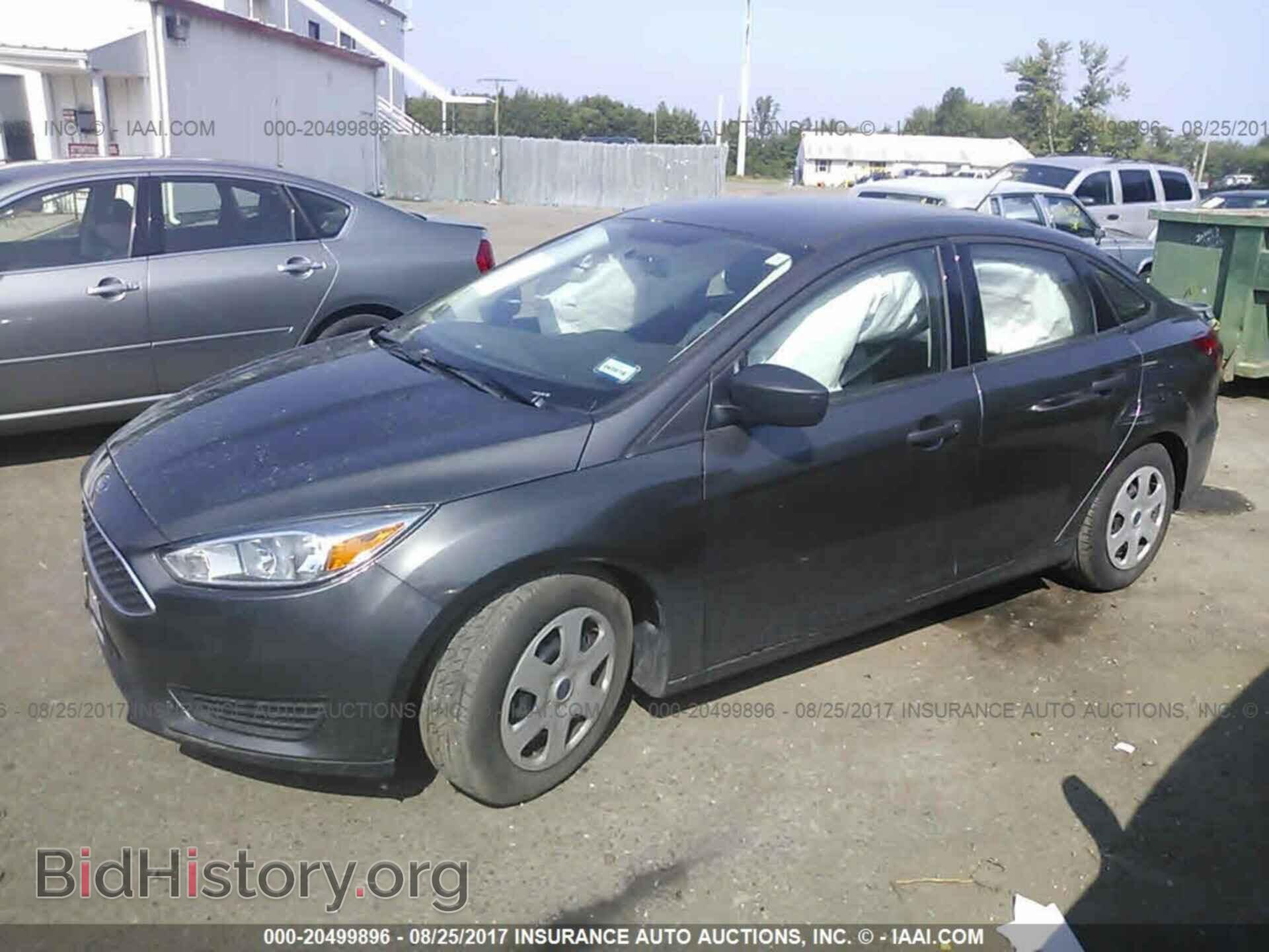 2016 Ford Focus - VIN: 1FADP3E24GL207532 - Photo 2