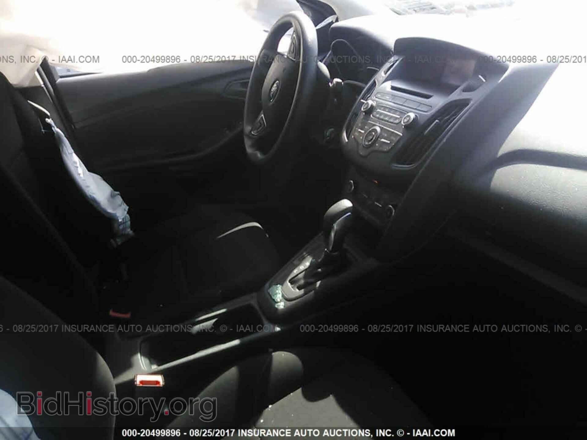 2016 Ford Focus - VIN: 1FADP3E24GL207532 - Photo 5