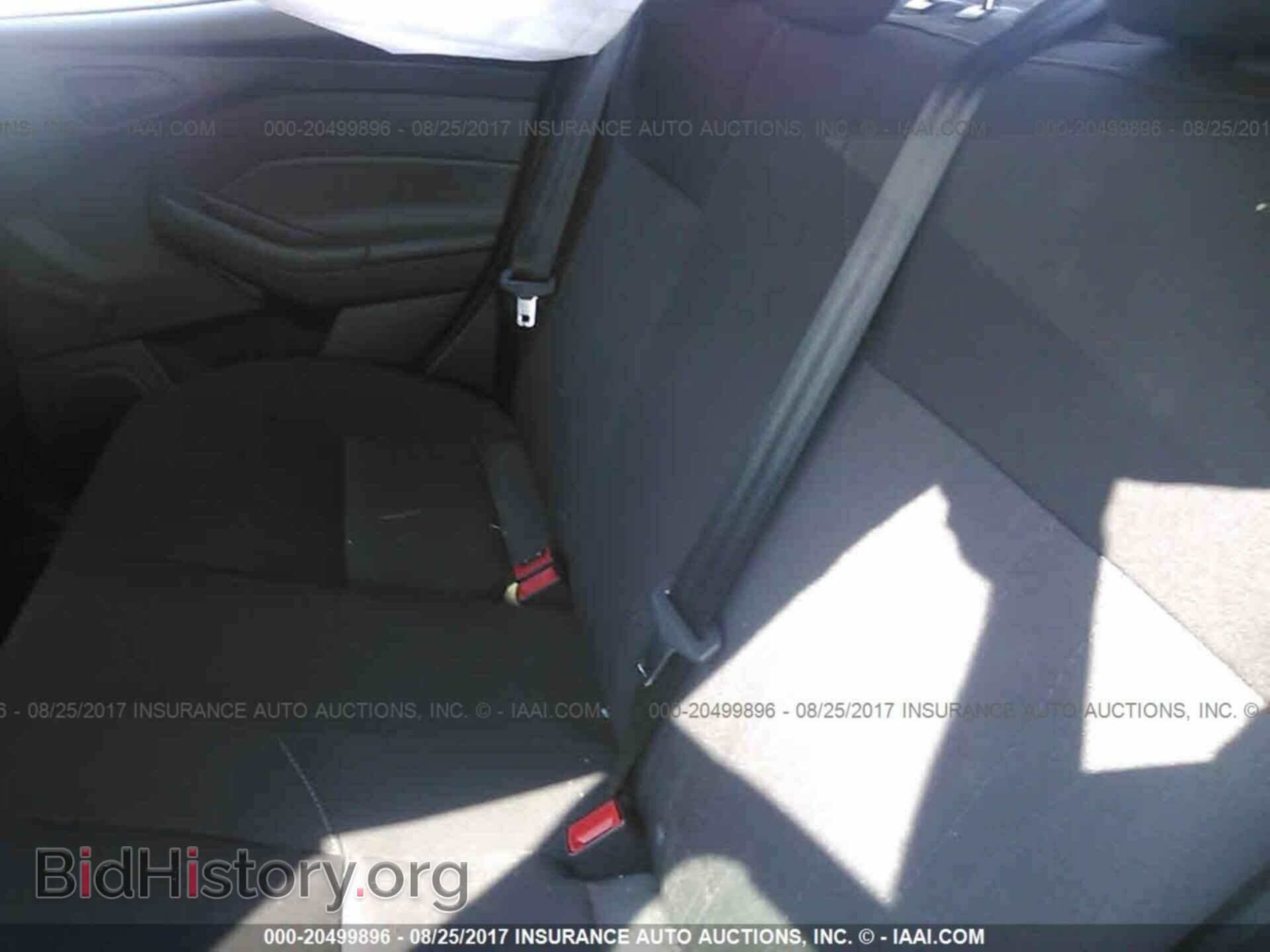 2016 Ford Focus - VIN: 1FADP3E24GL207532 - Photo 8