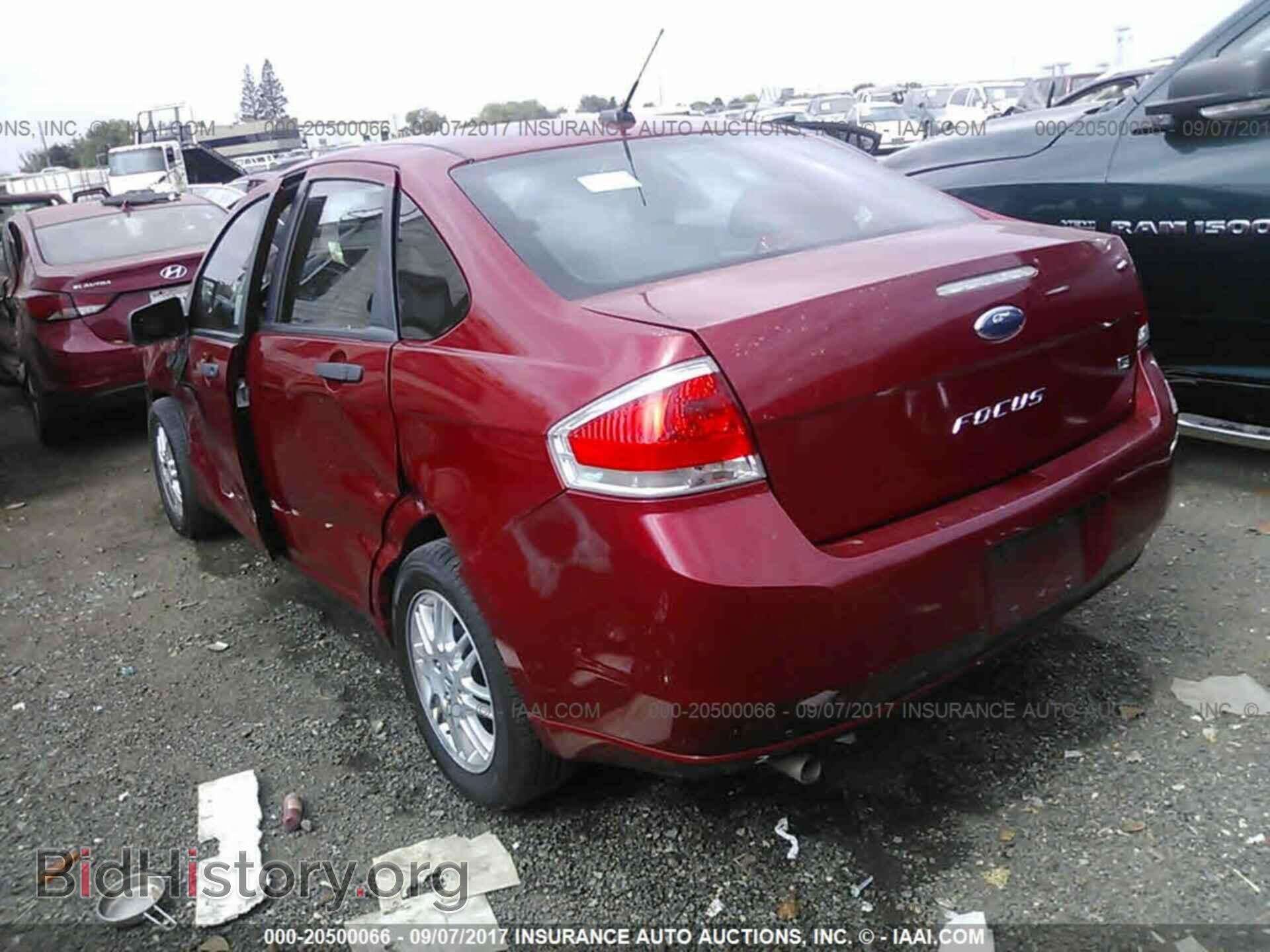2011 Ford Focus - VIN: 1FAHP3FN8BW152729 - Фото 3