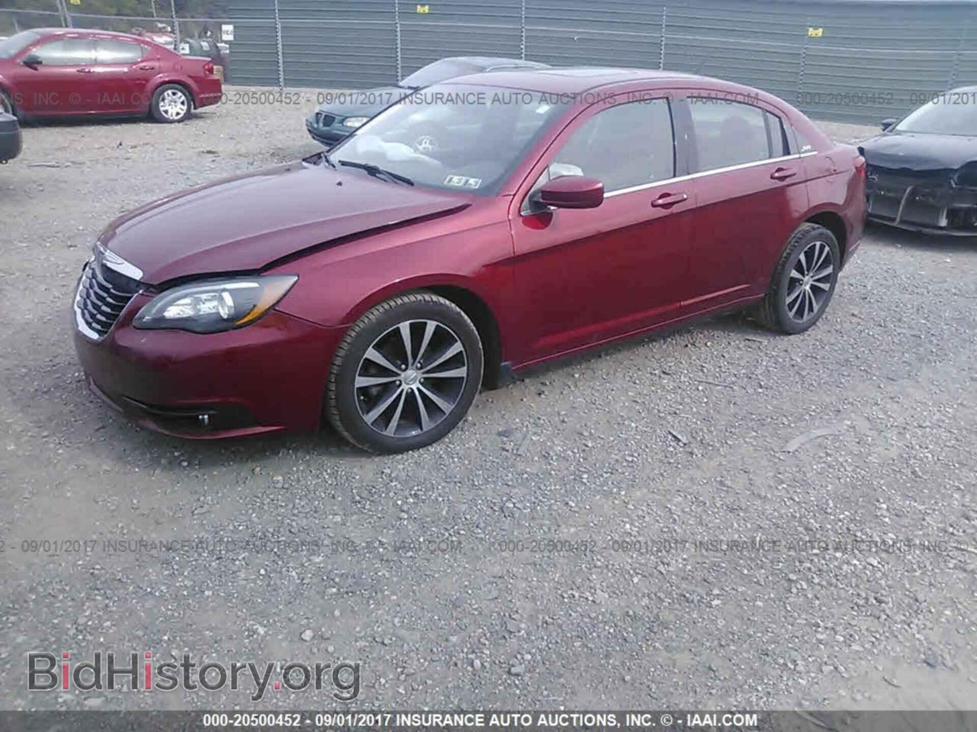 2014 Chrysler 200 - VIN: 1C3CCBBG5EN118201 - Фото 2