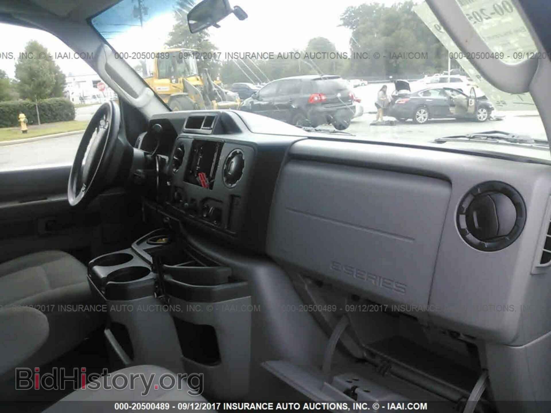2011 Ford Econoline - VIN: 1FTNE1EW2BDB33090 - Photo 5