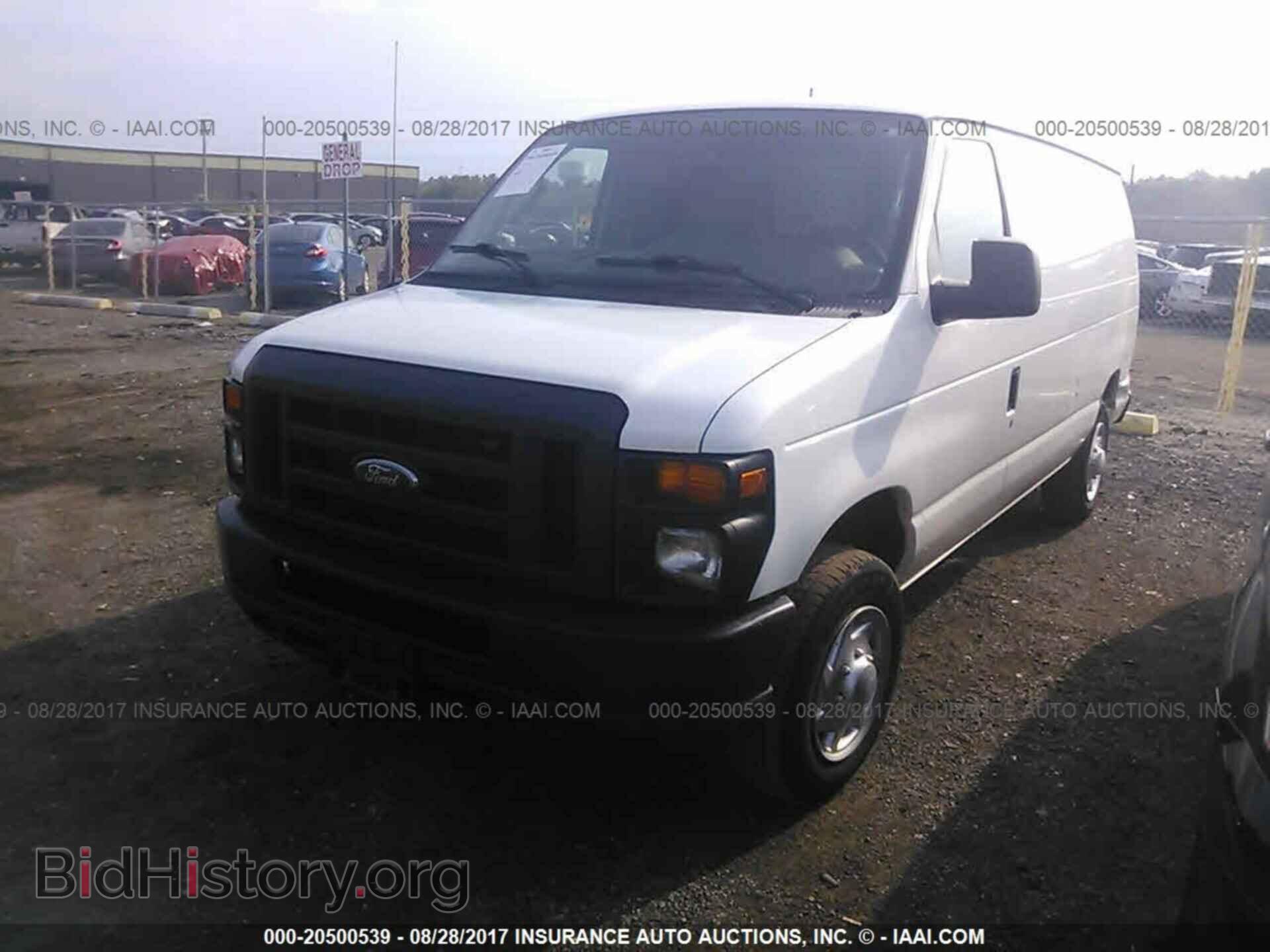 2011 Ford Econoline - VIN: 1FTNE1EW4BDA44122 - Фото 2