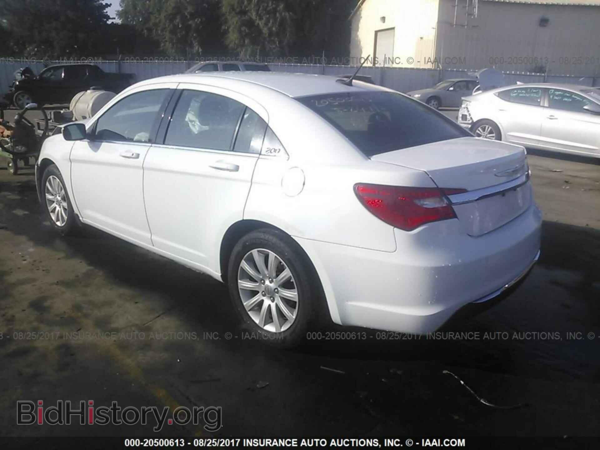 2014 Chrysler 200 - VIN: 1C3CCBBB2EN119763 - Photo 3