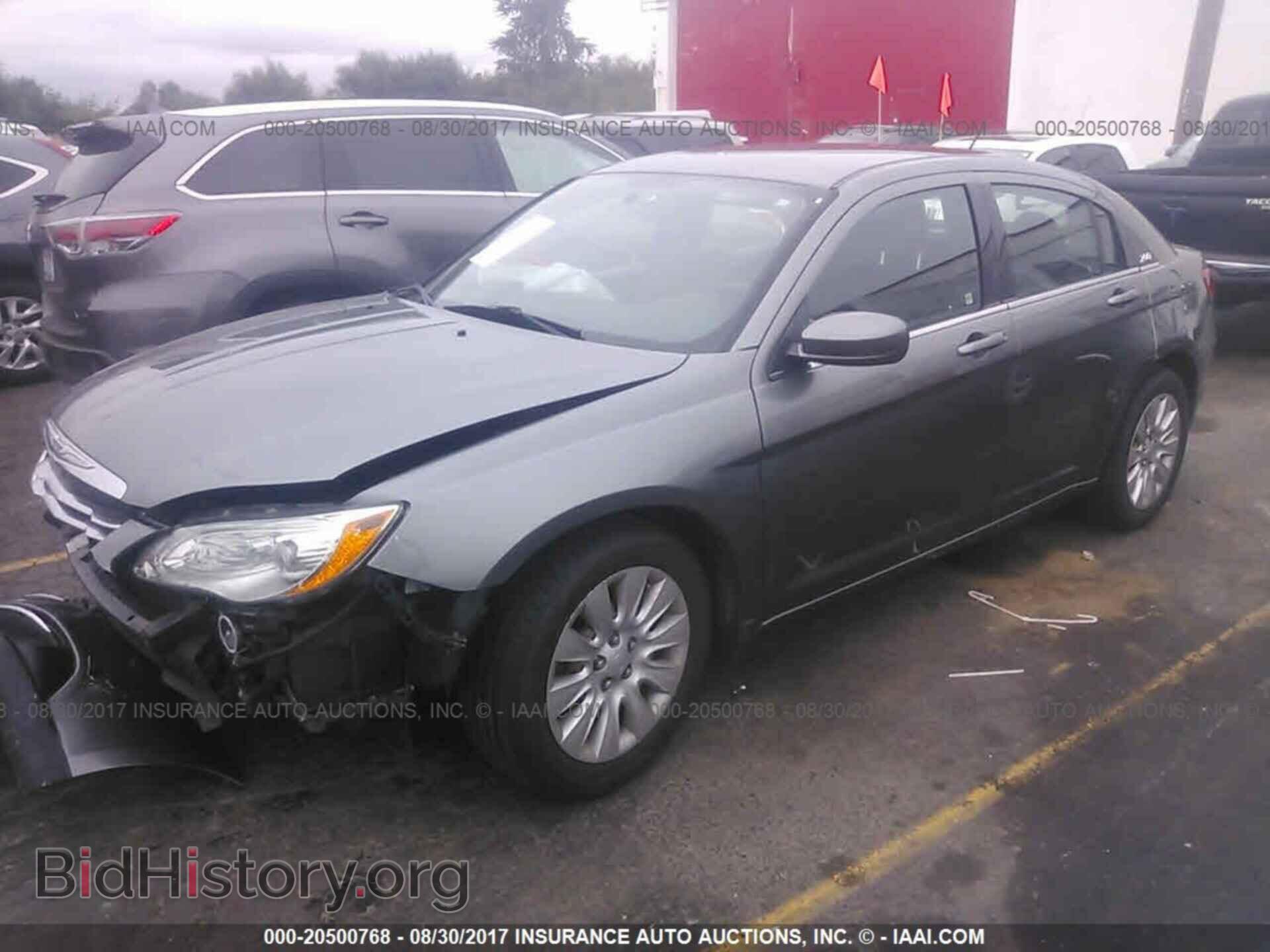 2012 Chrysler 200 - VIN: 1C3CCBABXCN273796 - Фото 2