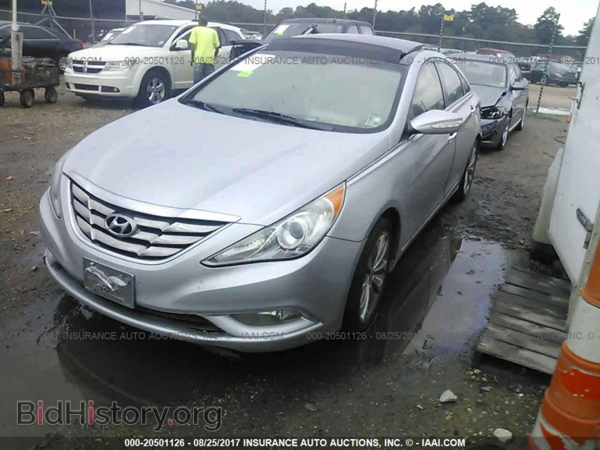 2012 Hyundai Sonata - VIN: 5NPEC4AB0CH390075 - Фото 2