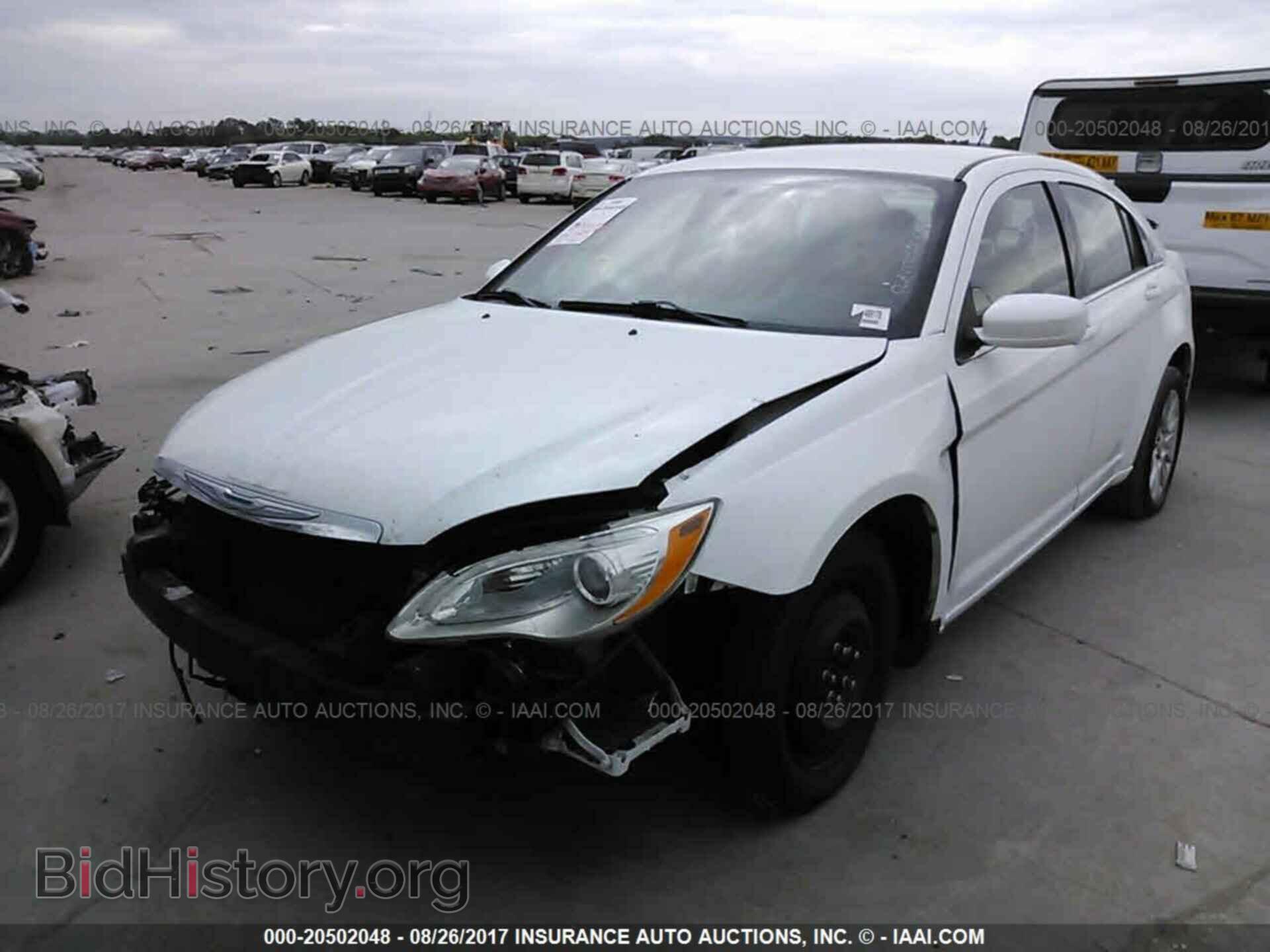 2012 Chrysler 200 - VIN: 1C3CCBAG5CN170586 - Фото 2