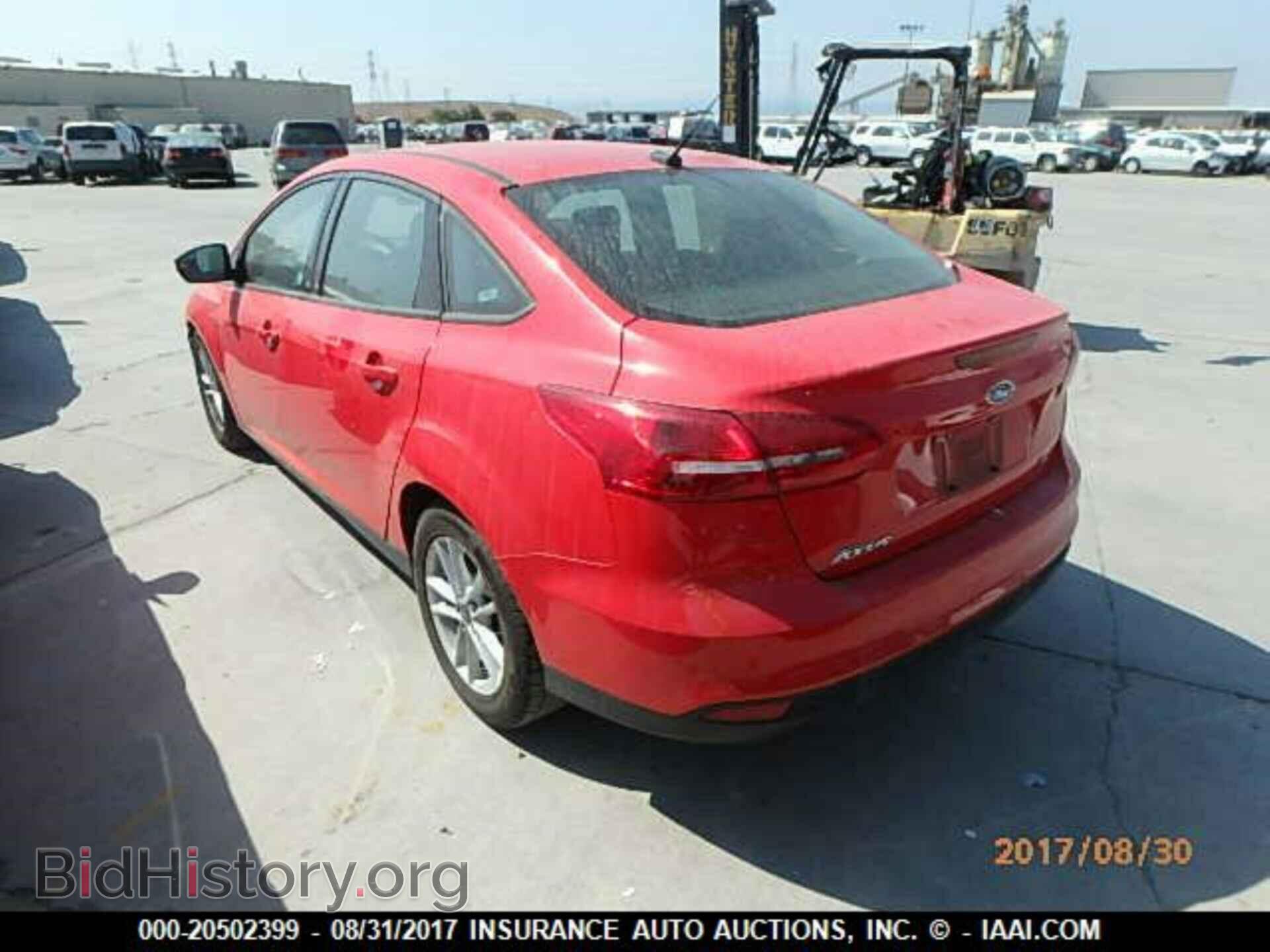 2016 Ford Focus - VIN: 1FADP3F27GL272700 - Фото 3