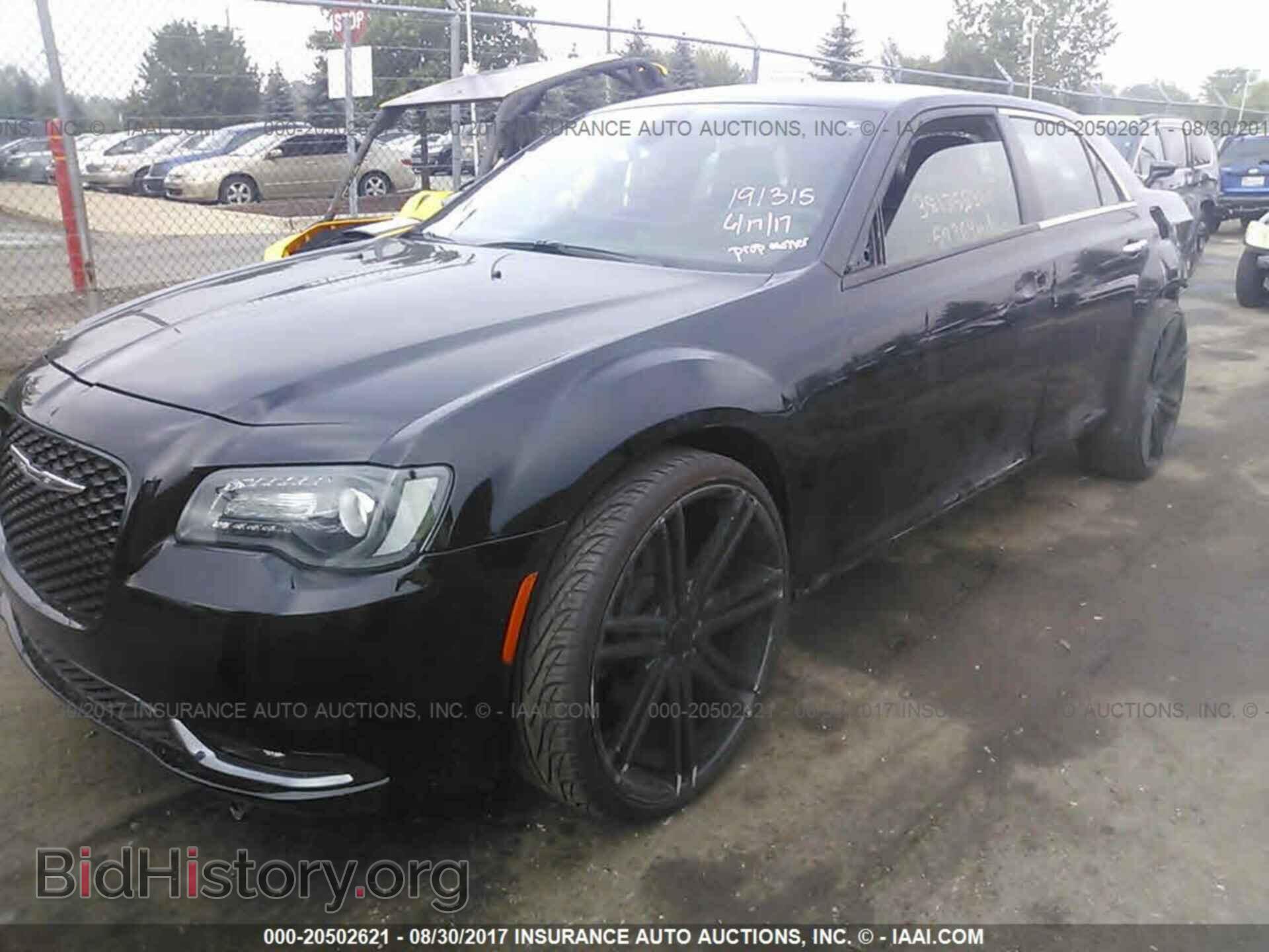 2016 Chrysler 300 - VIN: 2C3CCAGG2GH191315 - Фото 2