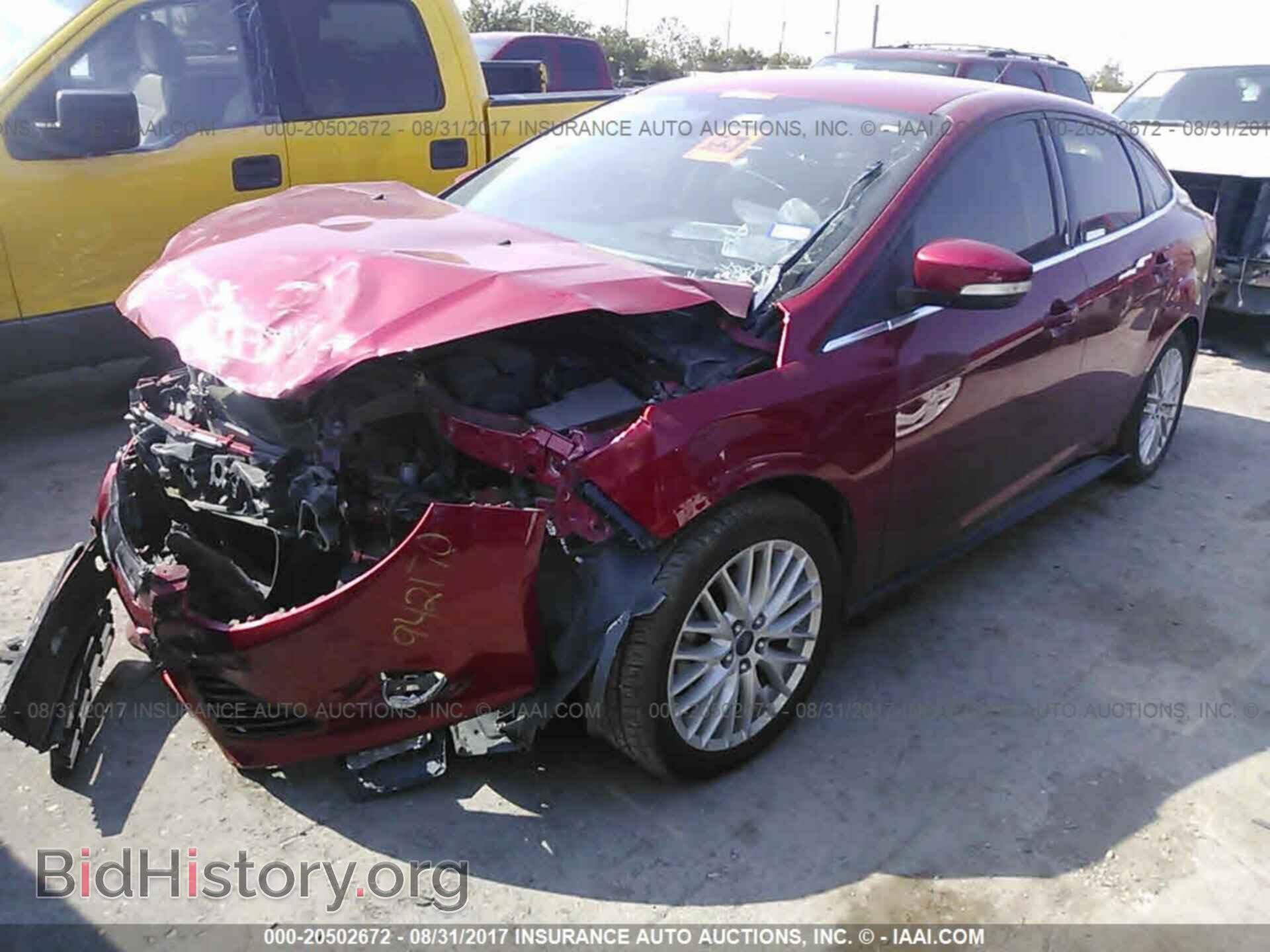 2012 Ford Focus - VIN: 1FAHP3H2XCL457400 - Photo 2