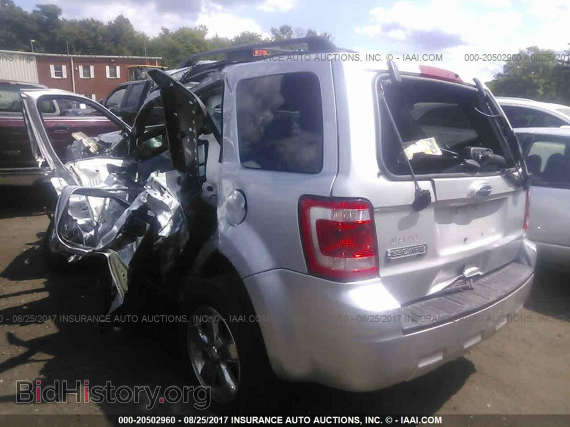 2011 Ford Escape - VIN: 1FMCU0D77BKB17277 - Фото 3