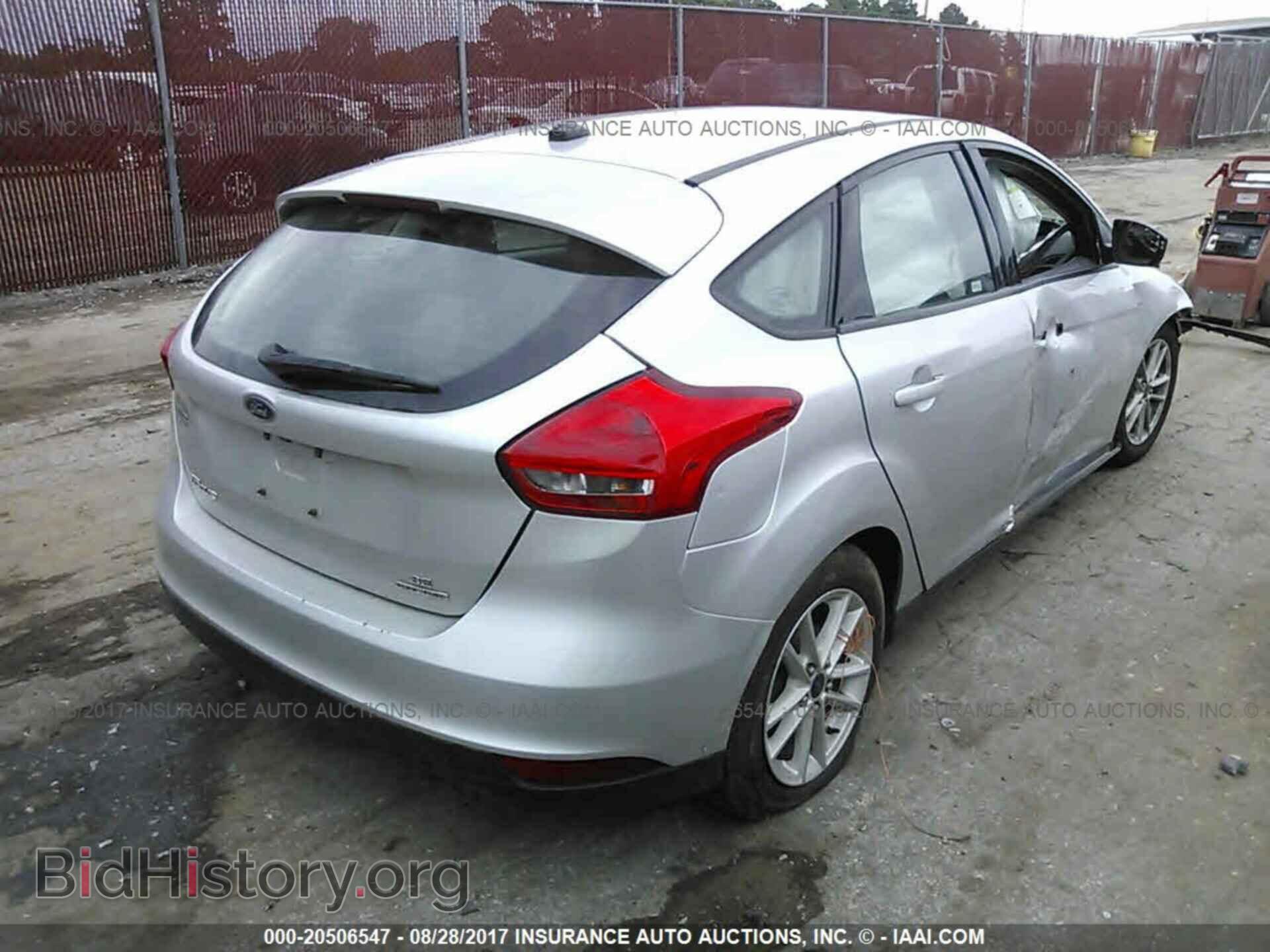 2015 Ford Focus - VIN: 1FADP3K25FL335457 - Photo 4