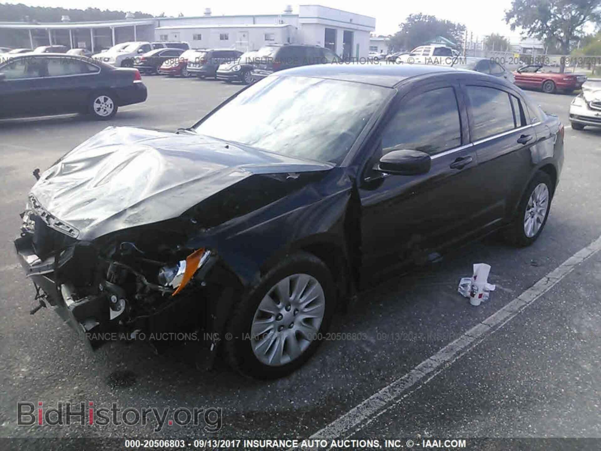 2014 Chrysler 200 - VIN: 1C3CCBAB7EN236806 - Photo 2