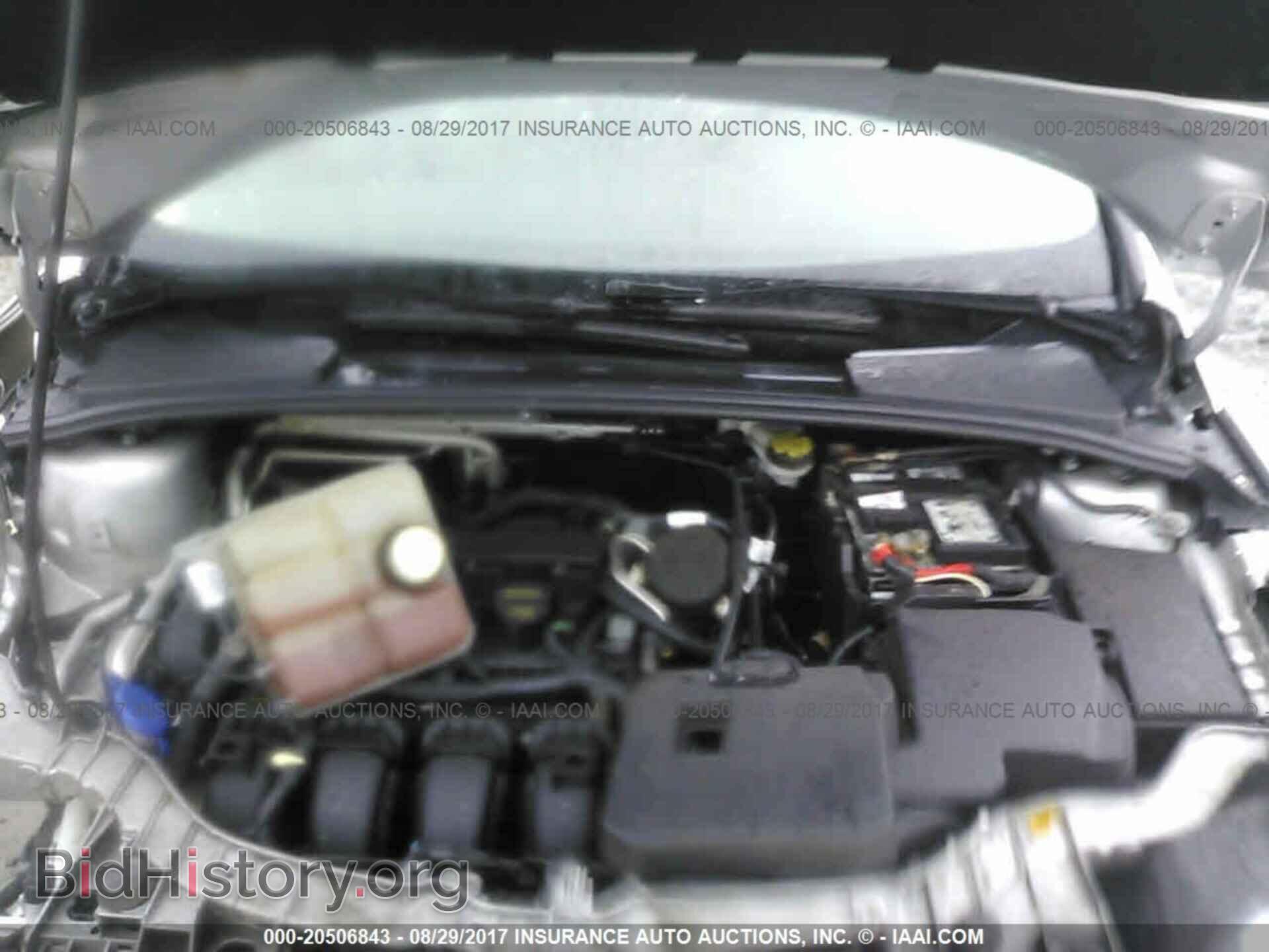 2012 Ford Focus - VIN: 1FAHP3F28CL238924 - Photo 10