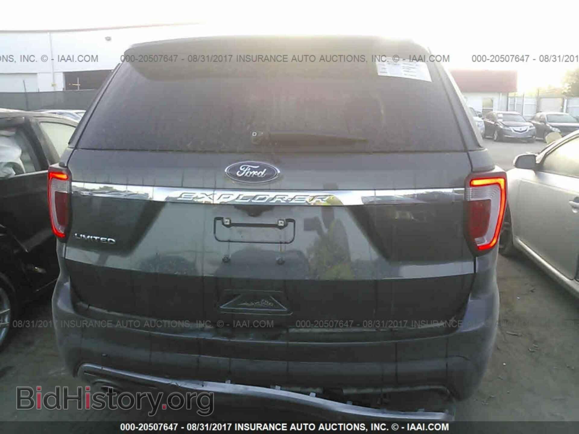 2017 Ford Explorer - VIN: 1FM5K7F82HGC14962 - Photo 6