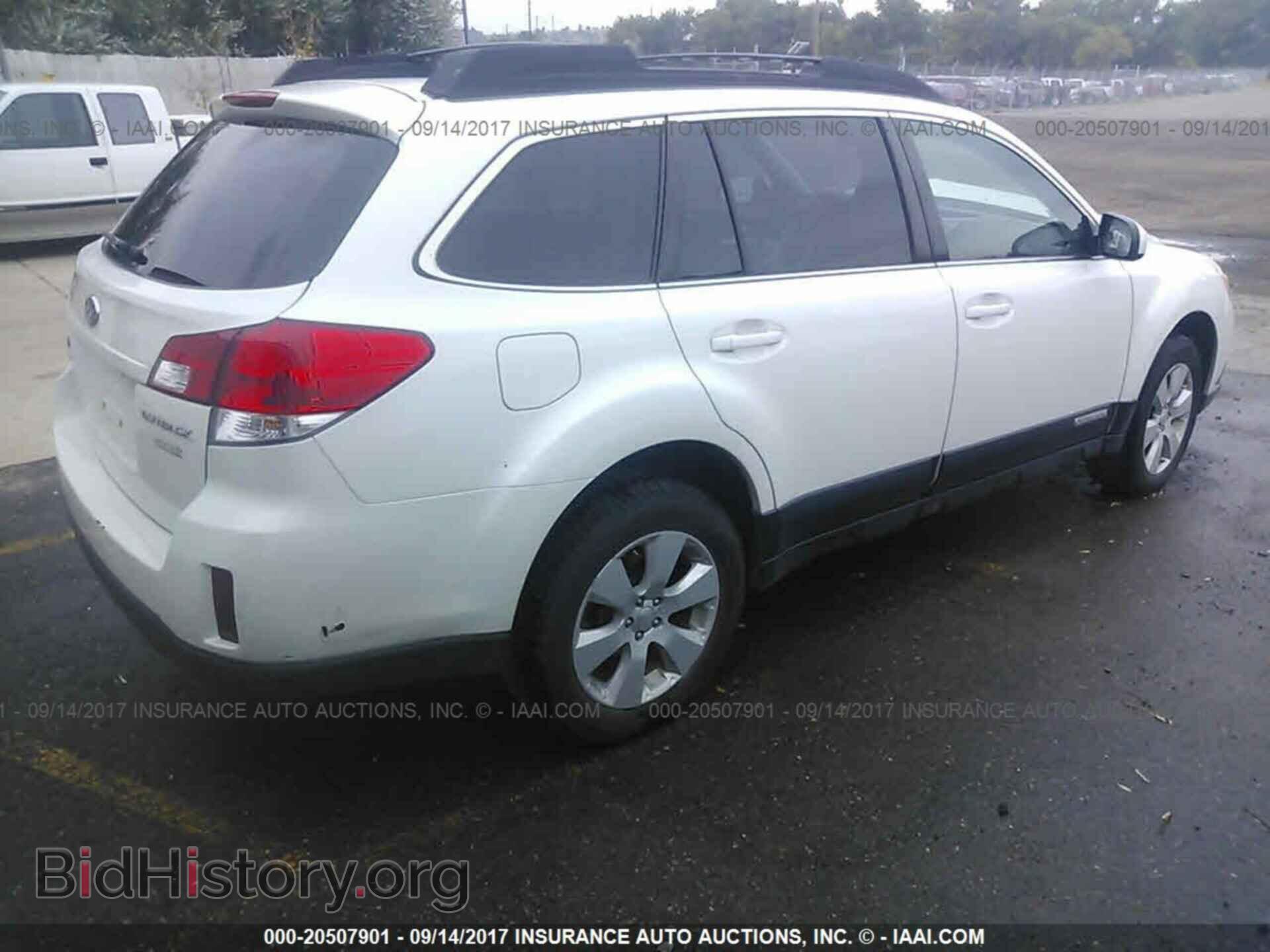 2011 Subaru Outback - VIN: 4S4BRBCC3B3407663 - Фото 4