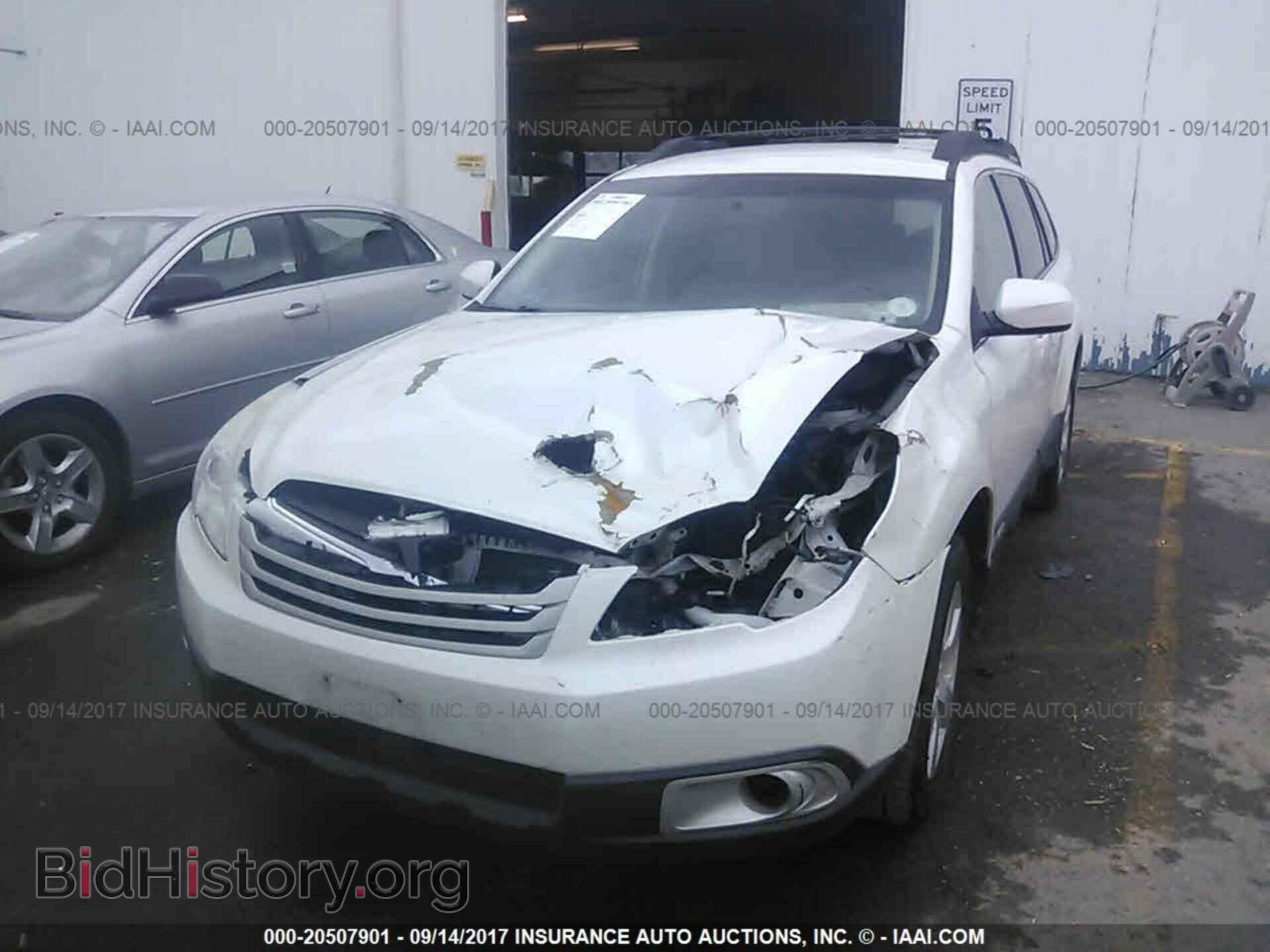 2011 Subaru Outback - VIN: 4S4BRBCC3B3407663 - Фото 6