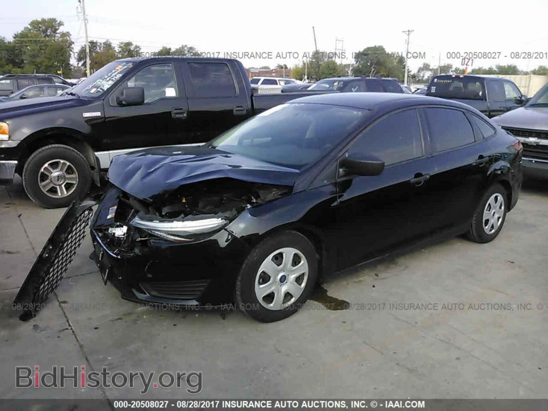 2016 Ford Focus - VIN: 1FADP3E25GL275452 - Фото 2