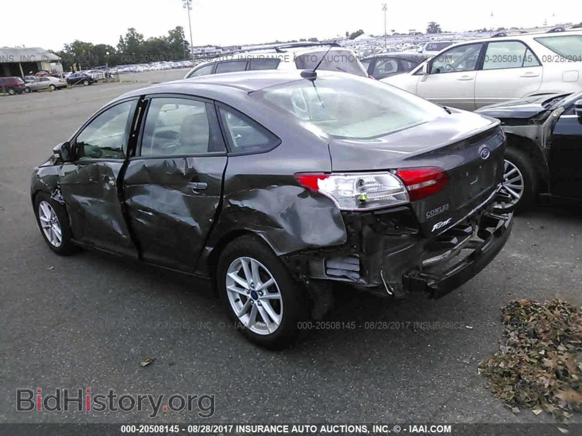 2016 Ford Focus - VIN: 1FADP3F23GL250449 - Photo 3