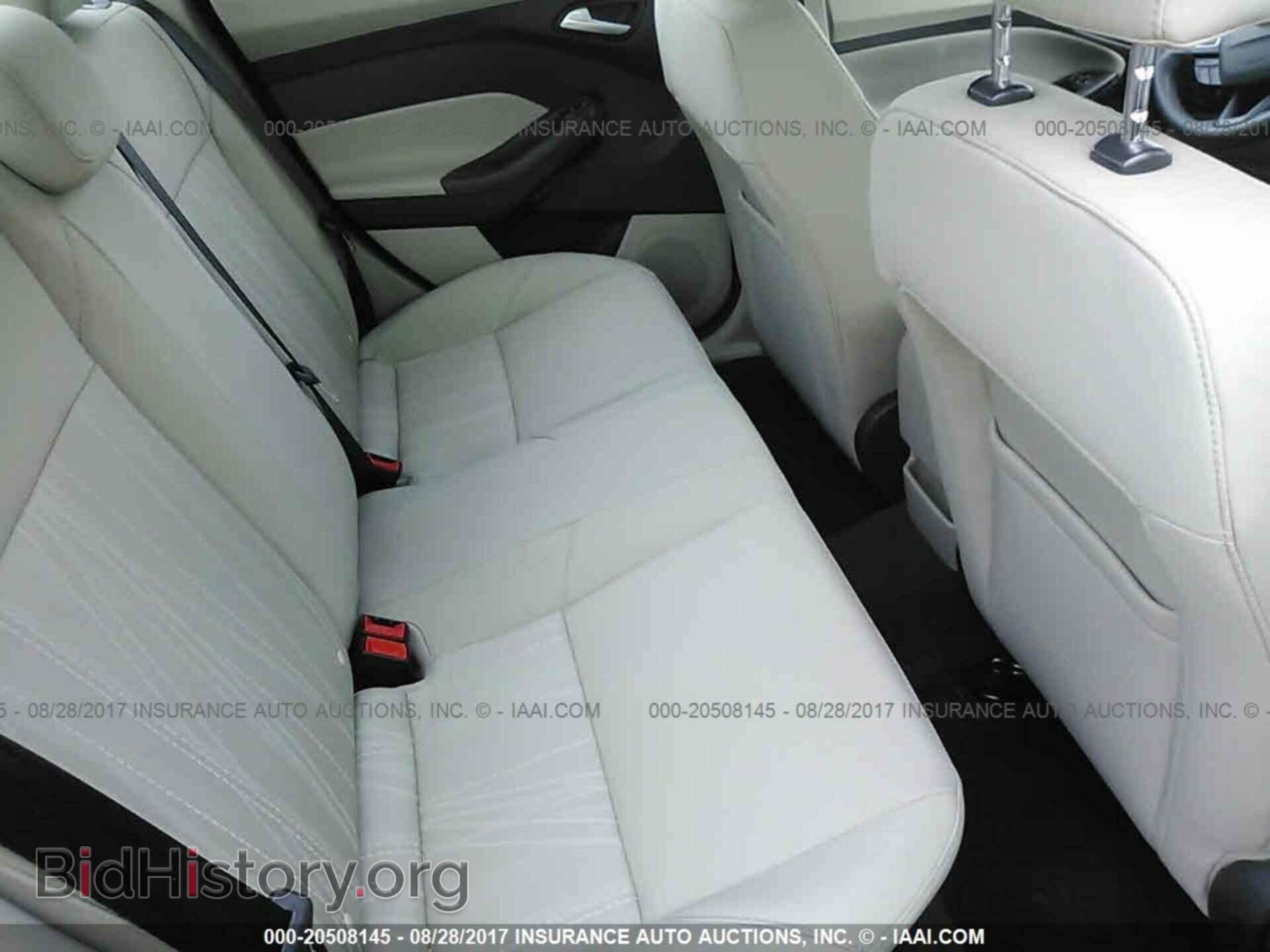 2016 Ford Focus - VIN: 1FADP3F23GL250449 - Photo 8