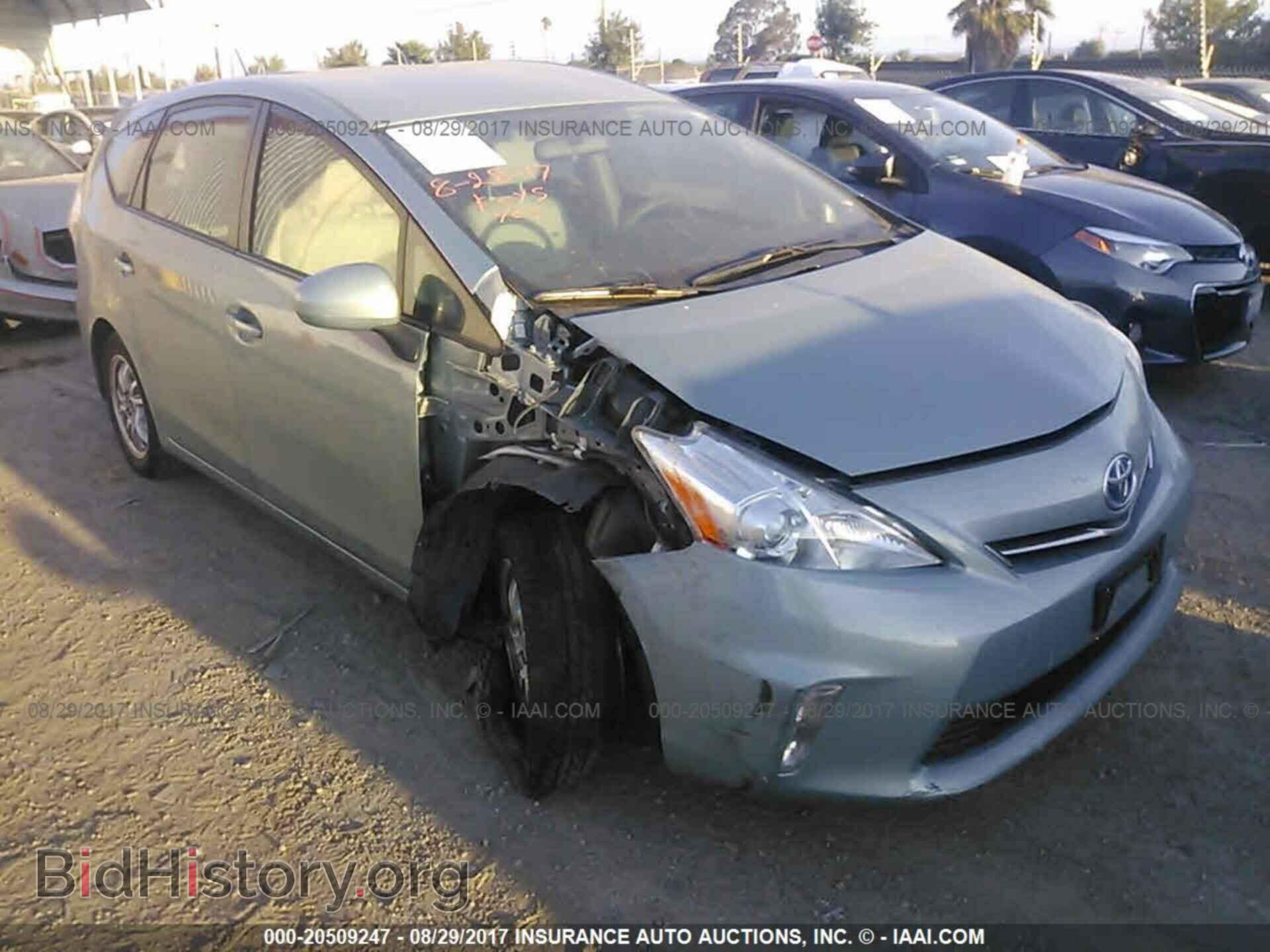 Photo JTDZN3EU1EJ004937 - Toyota Prius v 2014