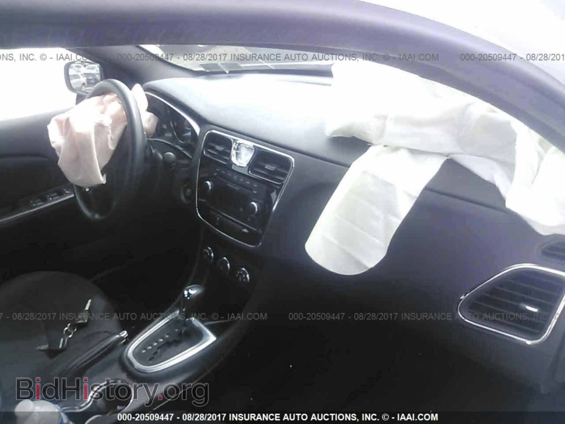 2014 Chrysler 200 - VIN: 1C3CCBAB4EN235967 - Фото 5